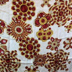 Chanel Vintage Foulard en soie beige Gripoix Bijoux Imprimé