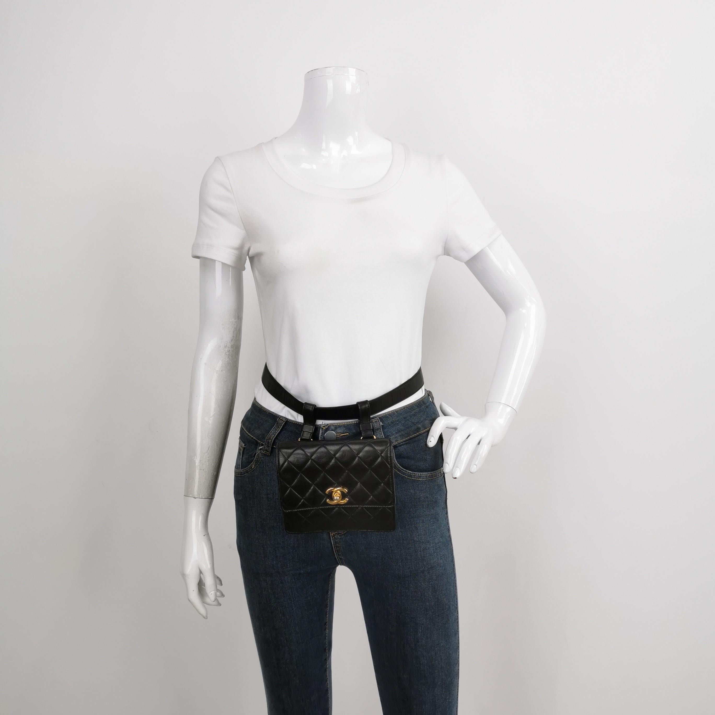 Chanel Vintage Belt Bag Mini Black Lambskin Leather Gold-tone Hardware In Good Condition For Sale In AUBERVILLIERS, FR