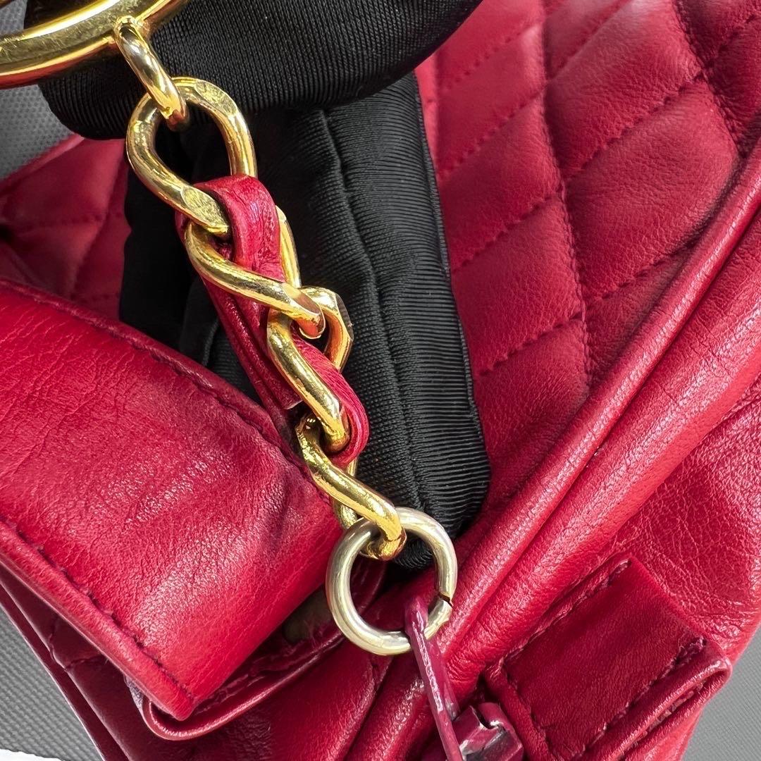 Chanel Vintage Belt Bag Mini Red Lambskin Leather Gold-tone Hardware im Angebot 5