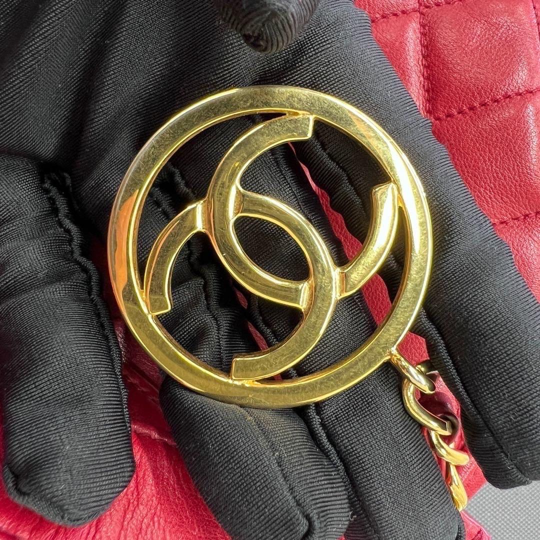 Chanel Vintage Belt Bag Mini Red Lambskin Leather Gold-tone Hardware im Angebot 4