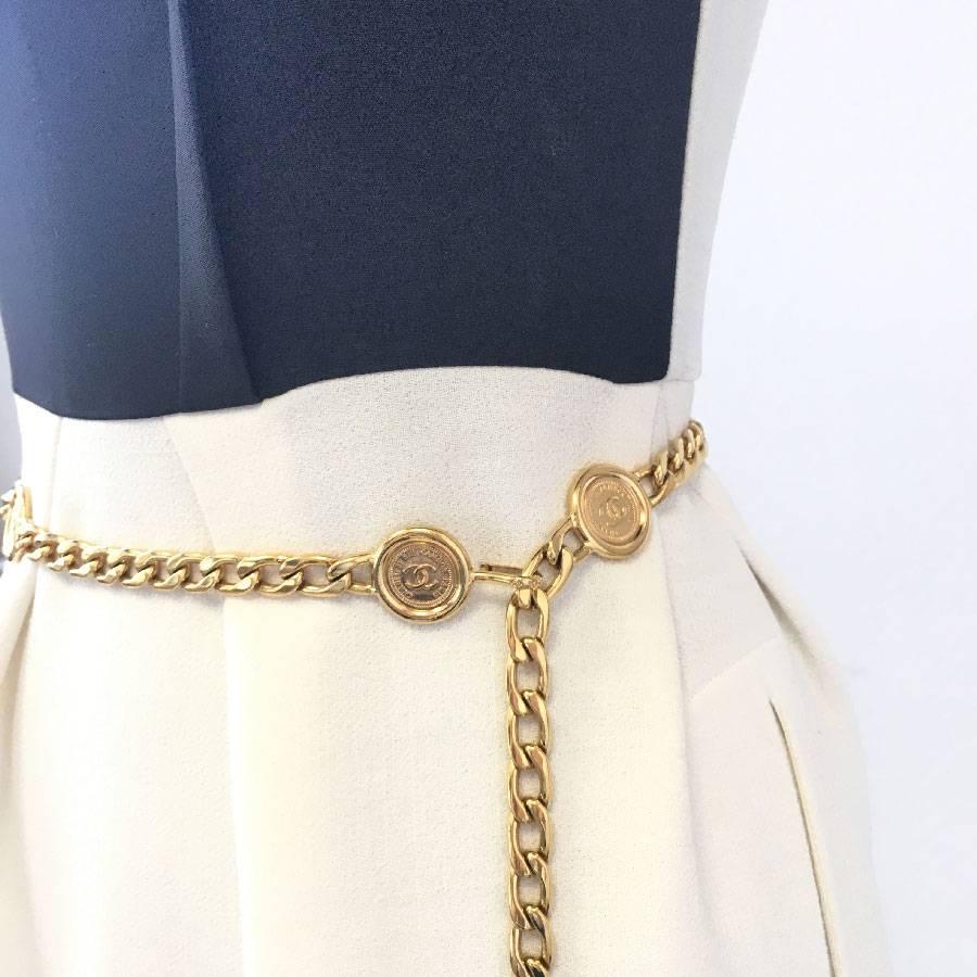 CHANEL Vintage Belt in Gilded Metal Chain and Gold Medals 4