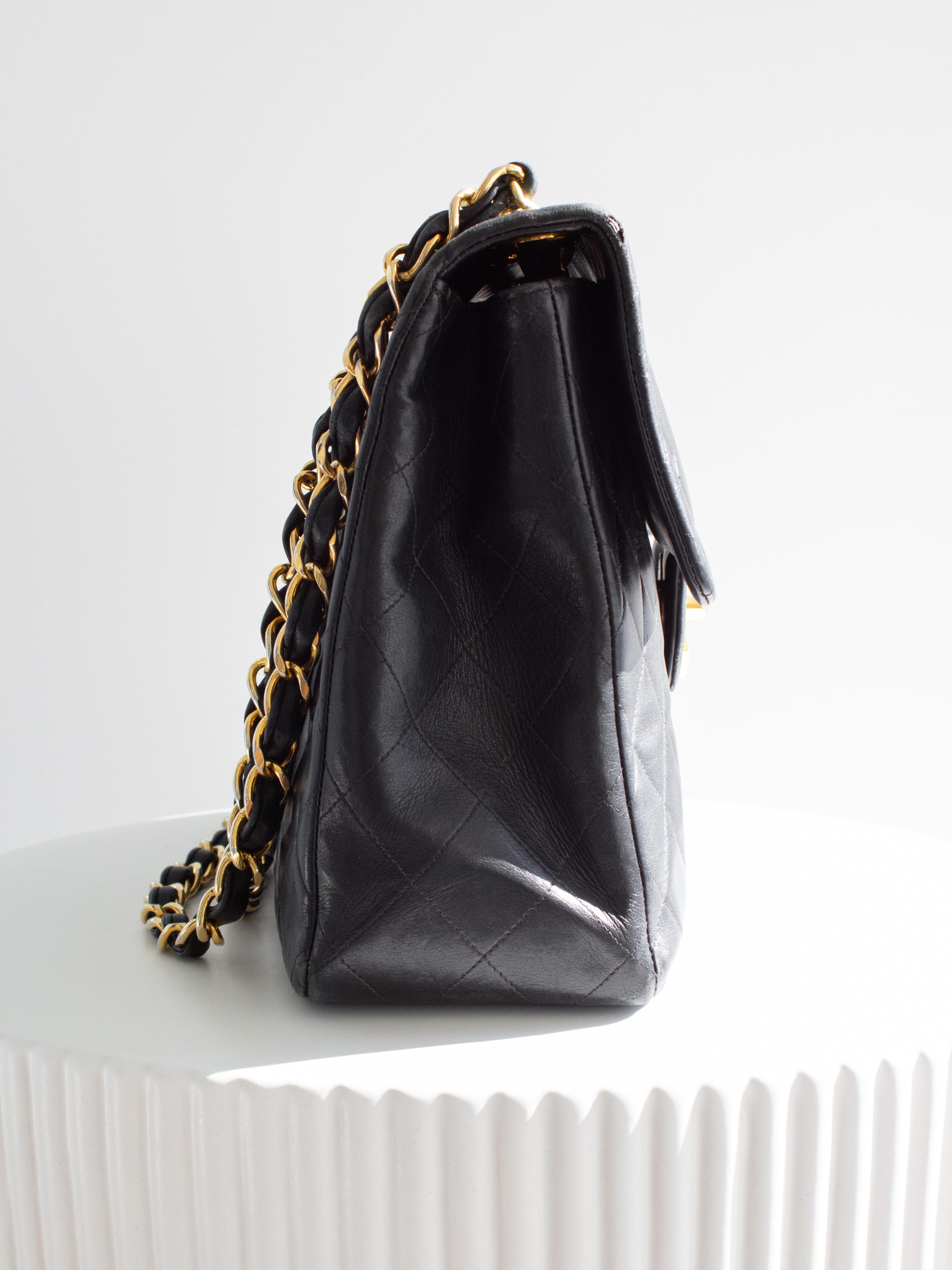 Chanel Vintage Black 24K Gold Quilted Lambskin Jumbo XL Maxi Classic Flap Bag In Good Condition For Sale In Jersey City, NJ