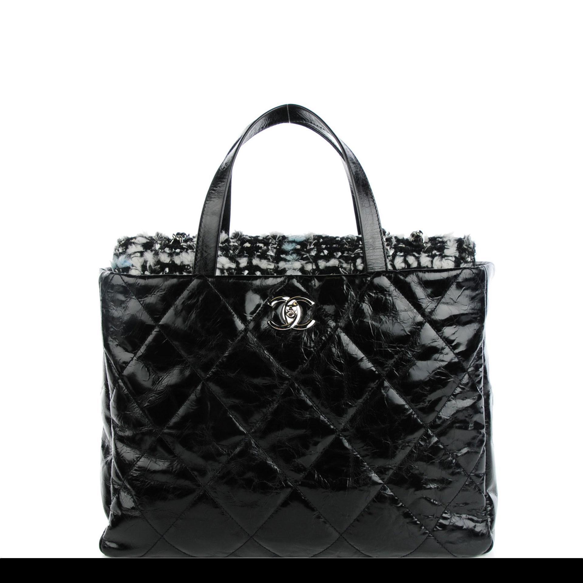 Chanel Limited Edition Soho Glazed Calfskin Quilted Tweed Flight Travel Tote Bag In Good Condition For Sale In Miami, FL