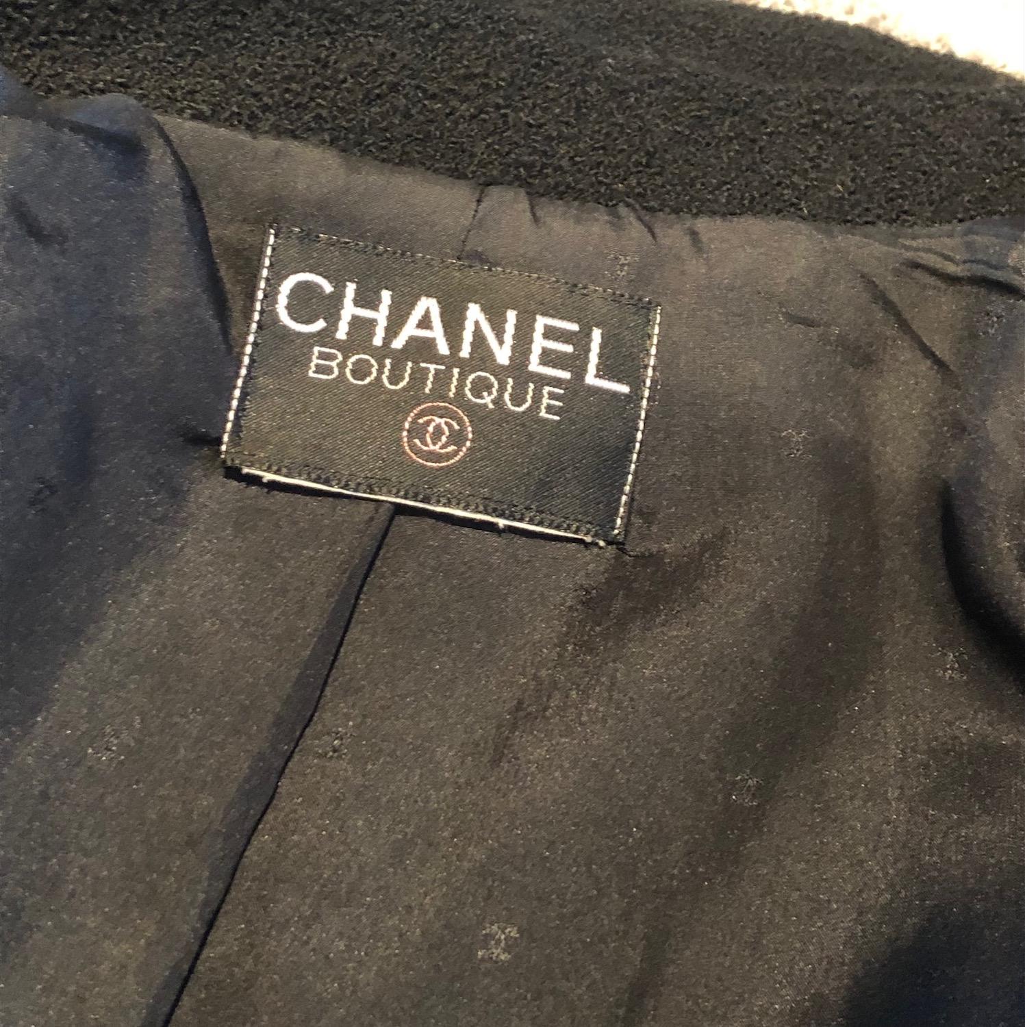 CHANEL Vintage Black Bouclé Wool CC Logo Buttons Jacket Suit 1993 For Sale 5