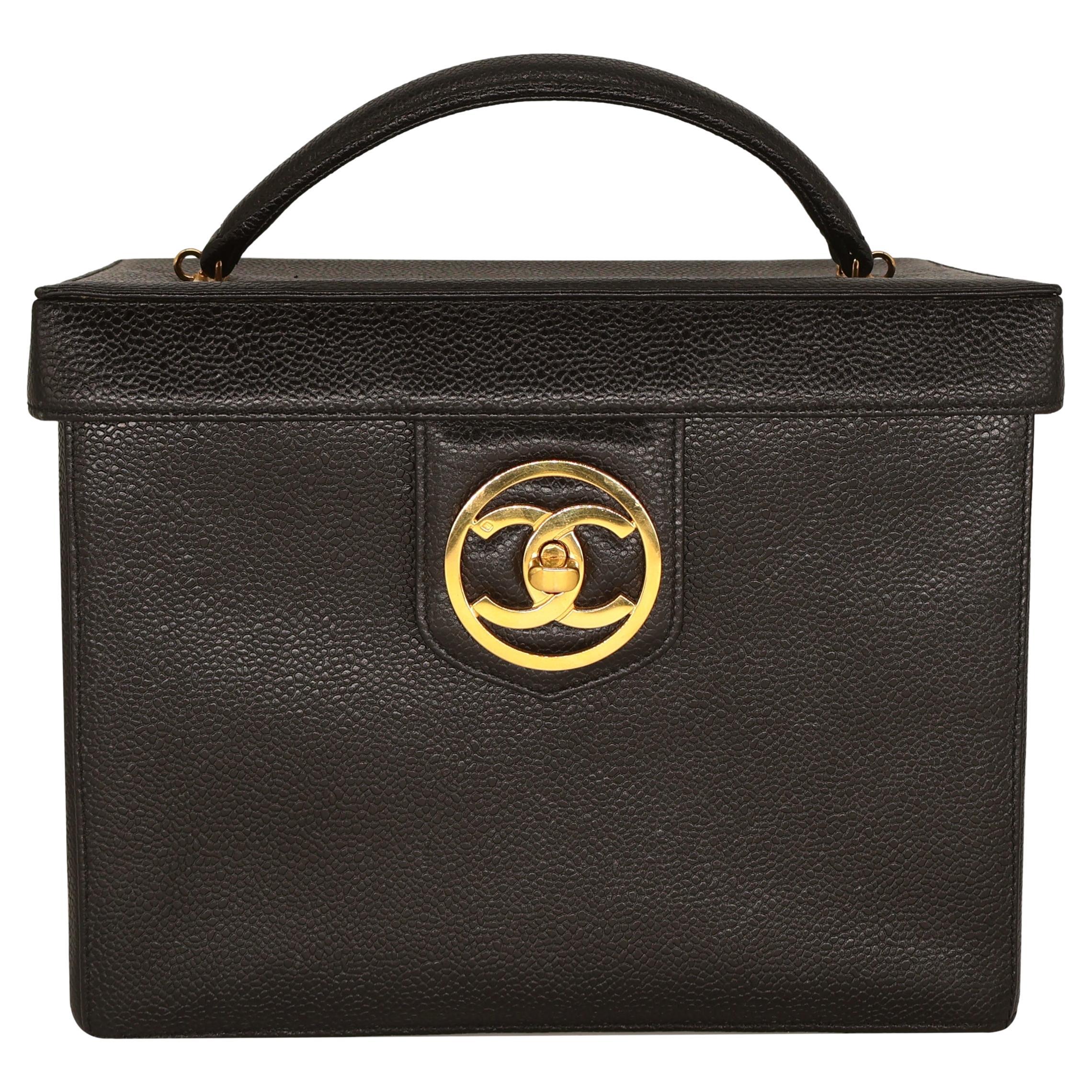 Sac à bandoulière Vanity Case en cuir noir caviar vintage de Chanel, 1994 - 1996. en vente