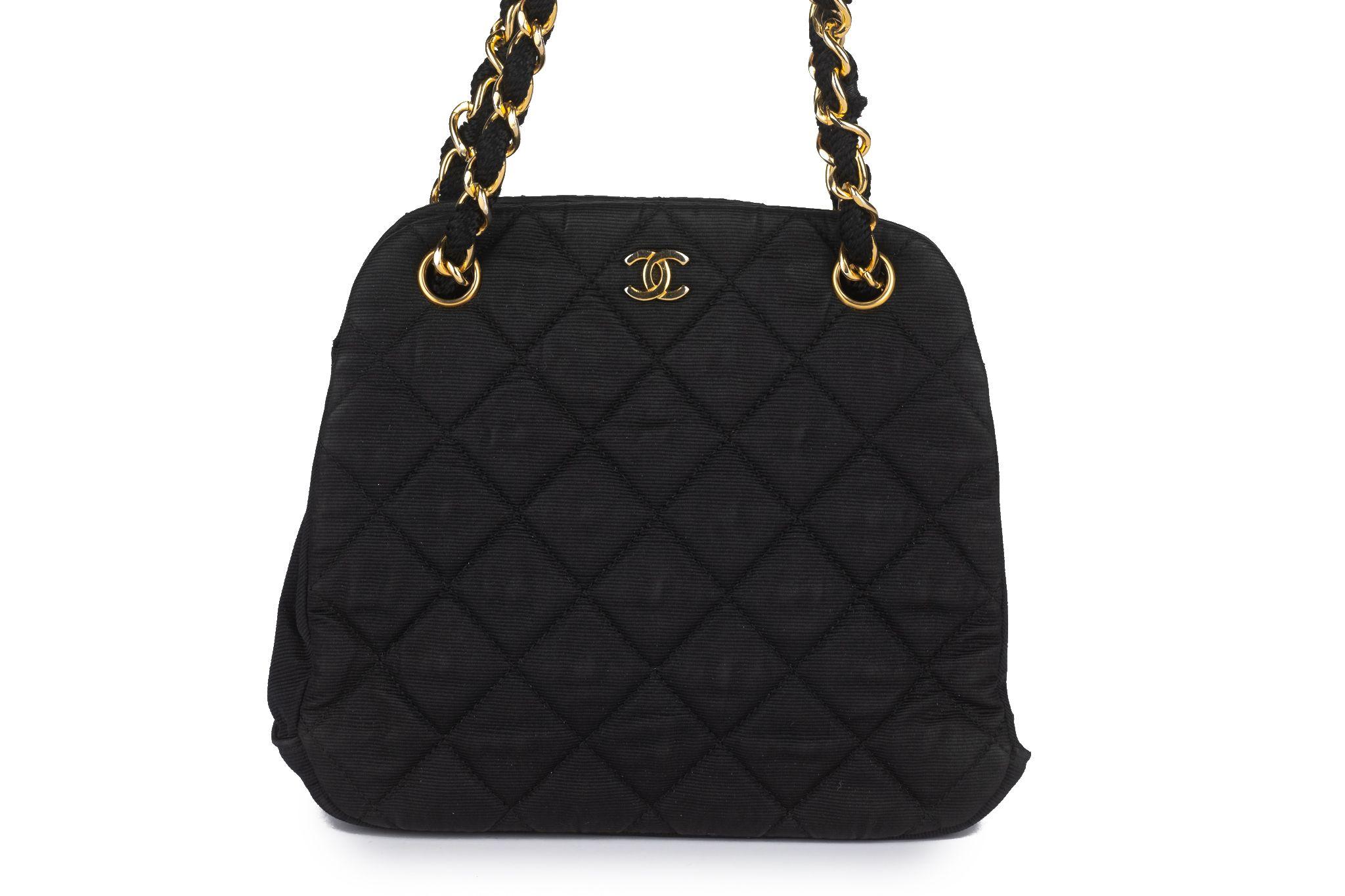 Chanel Vintage Black Chain Shoulder Bag For Sale 1