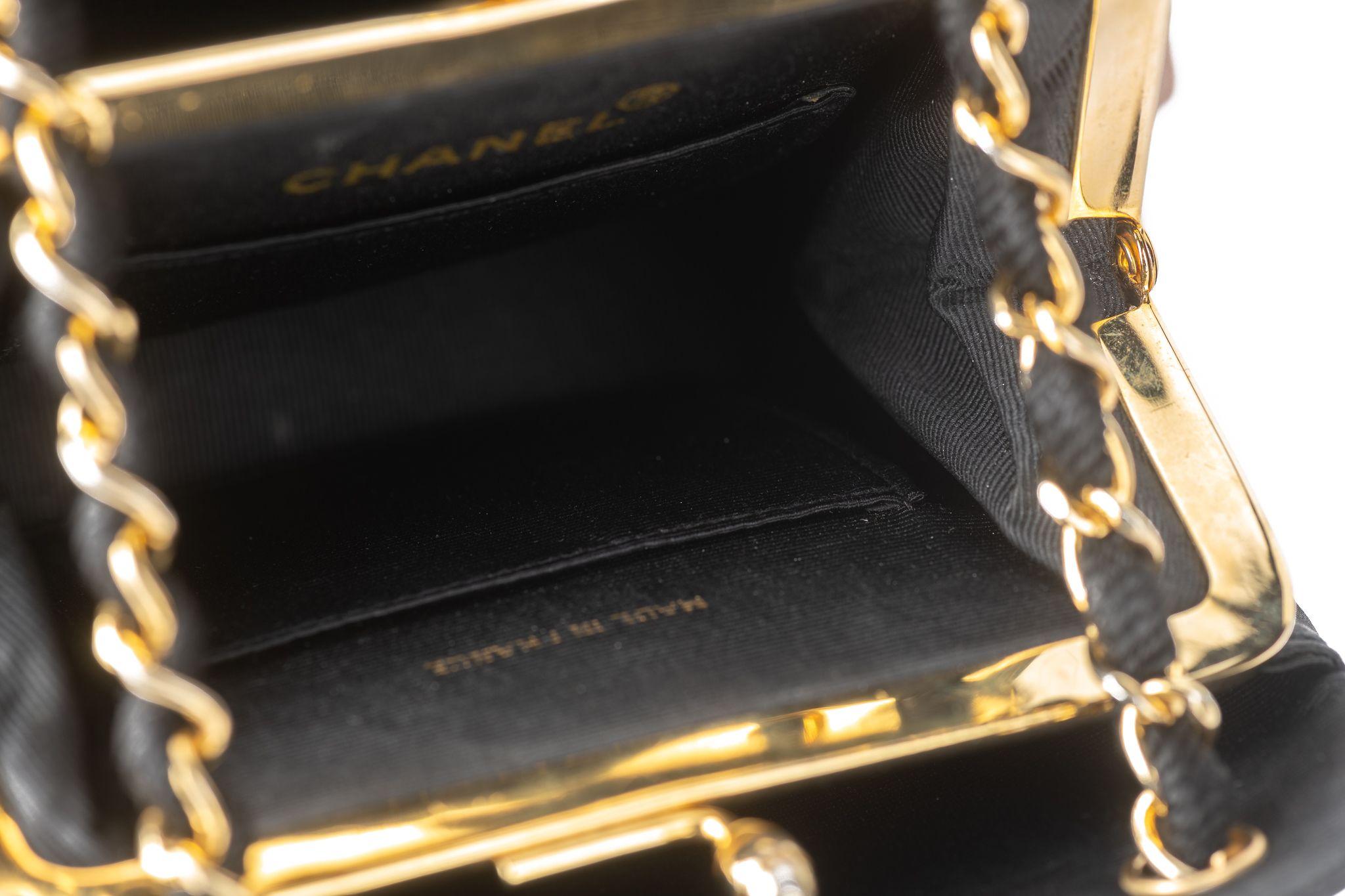 Chanel Vintage Black Chain Shoulder Bag For Sale 5