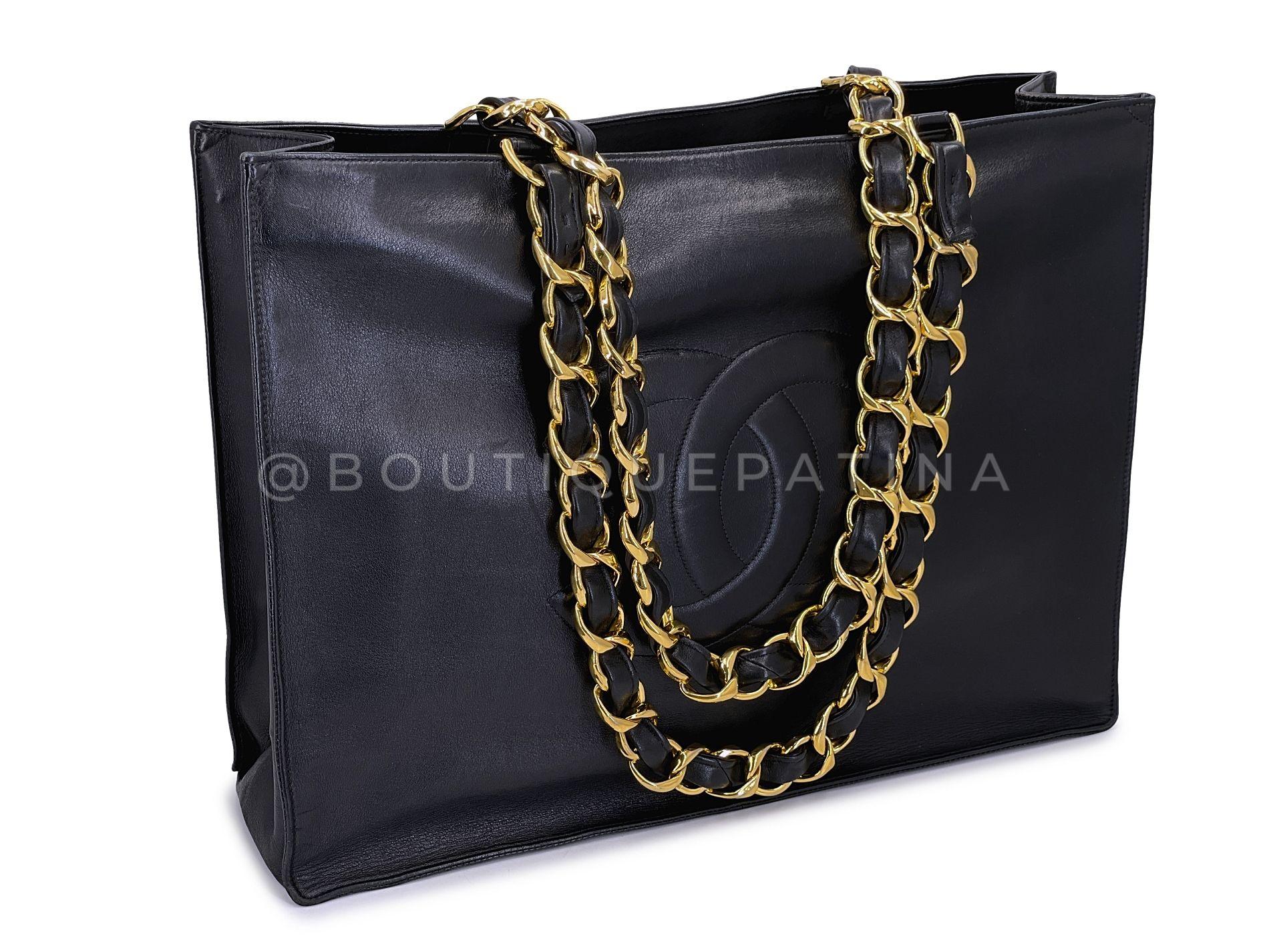 Store item: 64872
Exquisitely and fantastically a Chanel classic, this gorgeous tote must not be missed
A classic vintage piece, this bag features a classic Chanel smooth calfskin exterior with a large signature 