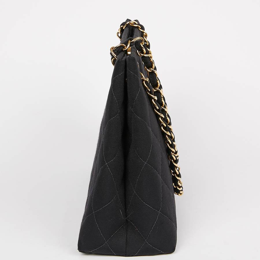 CHANEL Vintage Black Fabric Bag  In Good Condition In Paris, FR