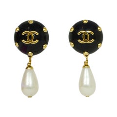 Chanel Retro Black/Gold Studded CC Clip on Earrings w. Pearl Drop