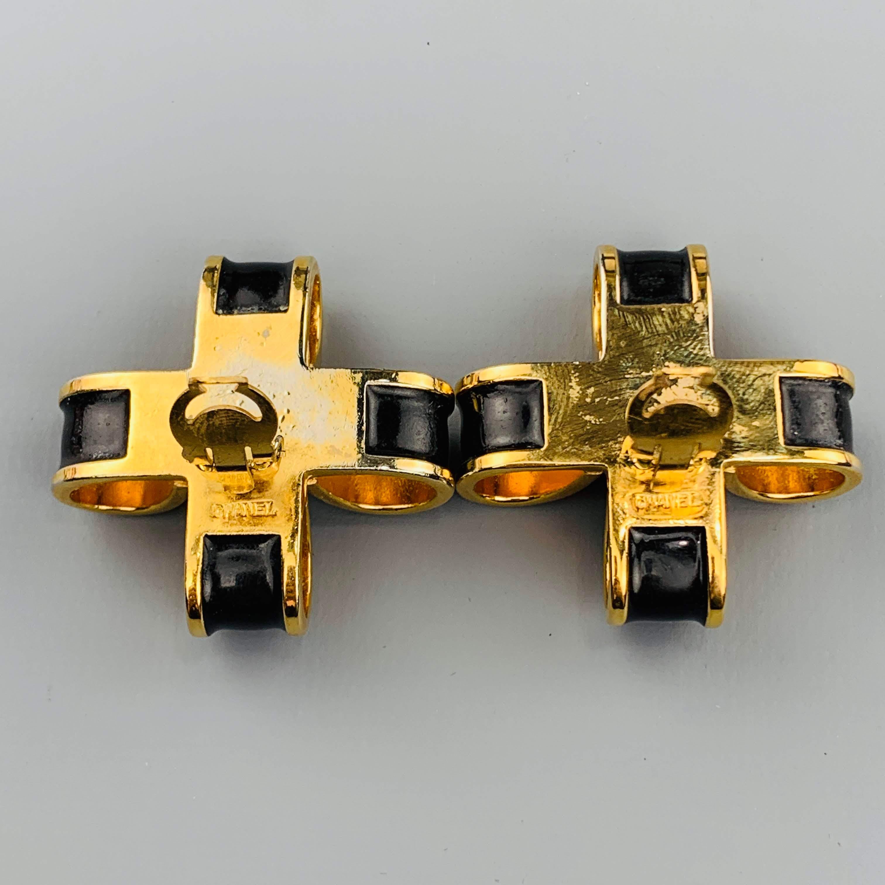 CHANEL VINTAGE Black & Gold Tone Enamel Pearl Bow Cross Clip On Earrings 3