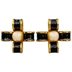 CHANEL VINTAGE Black & Gold Tone Enamel Pearl Bow Cross Clip On Earrings