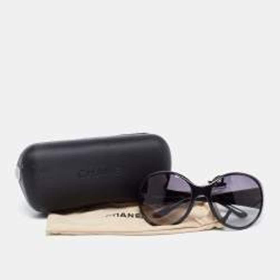 Chanel Vintage Black/Grey Gradient 6013-B Oversized Round Sunglasses In Good Condition In Dubai, Al Qouz 2