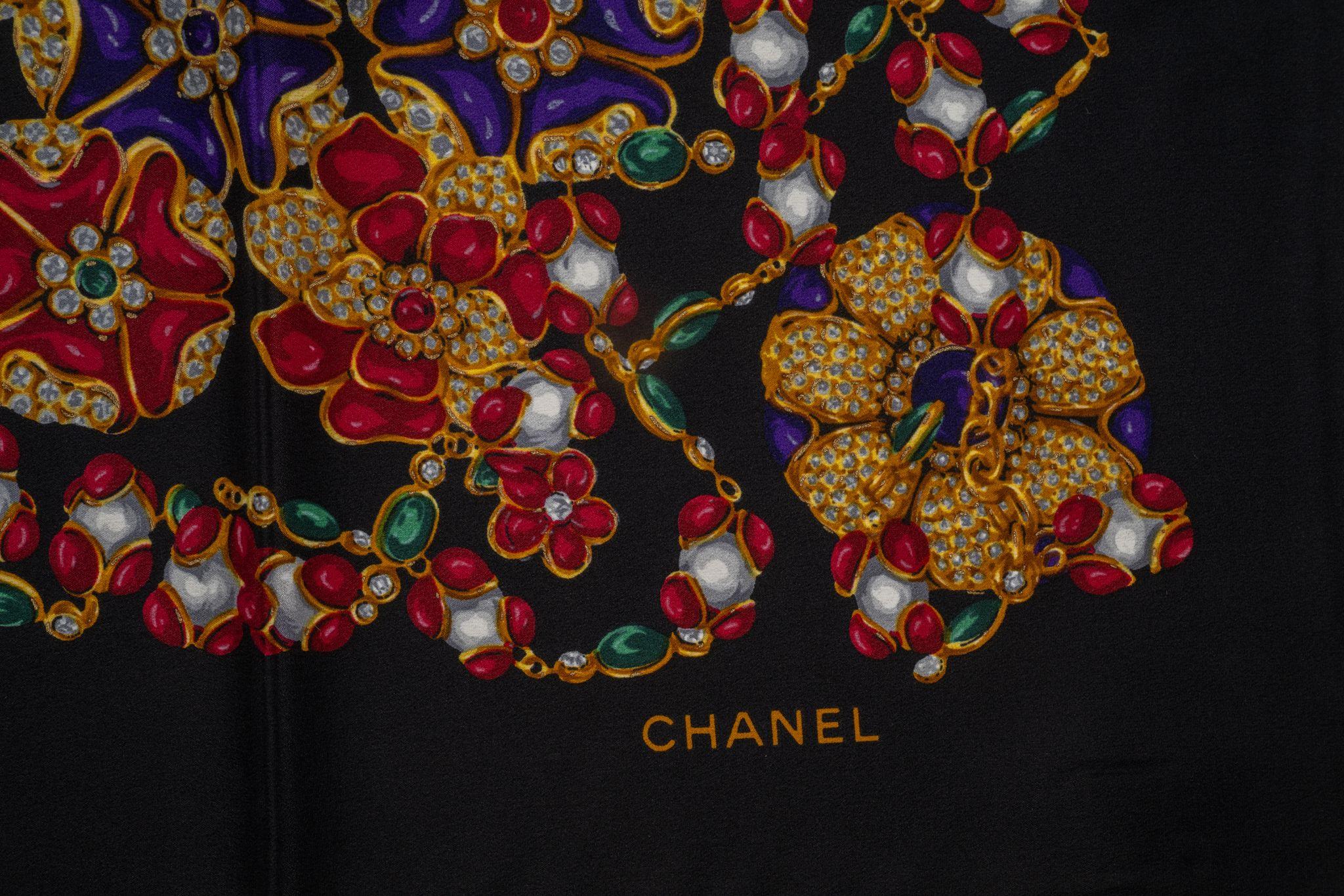 Nero Sciarpa di seta nera Gripoix vintage di Chanel in vendita
