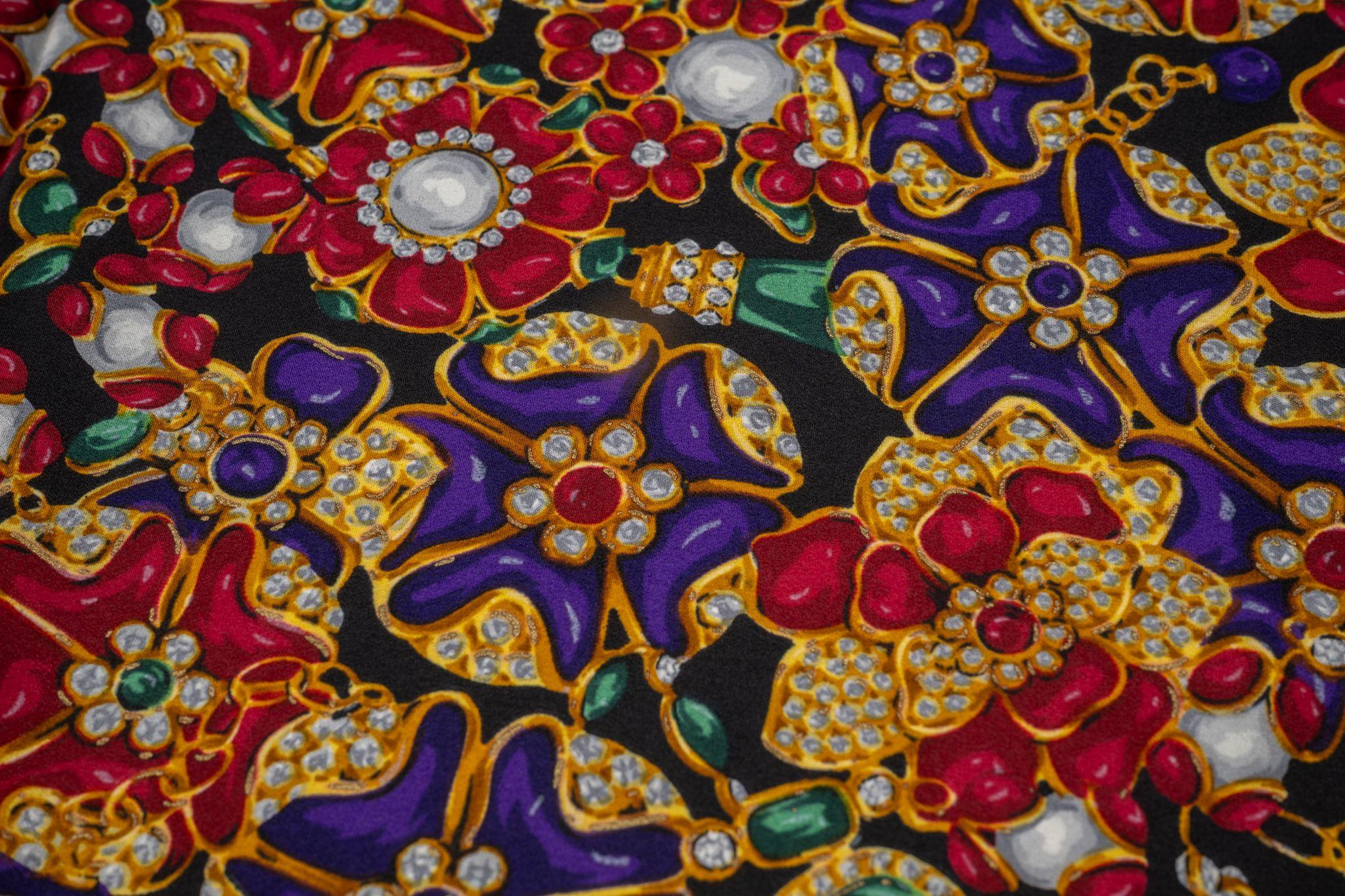 Donna Sciarpa di seta nera Gripoix vintage di Chanel in vendita