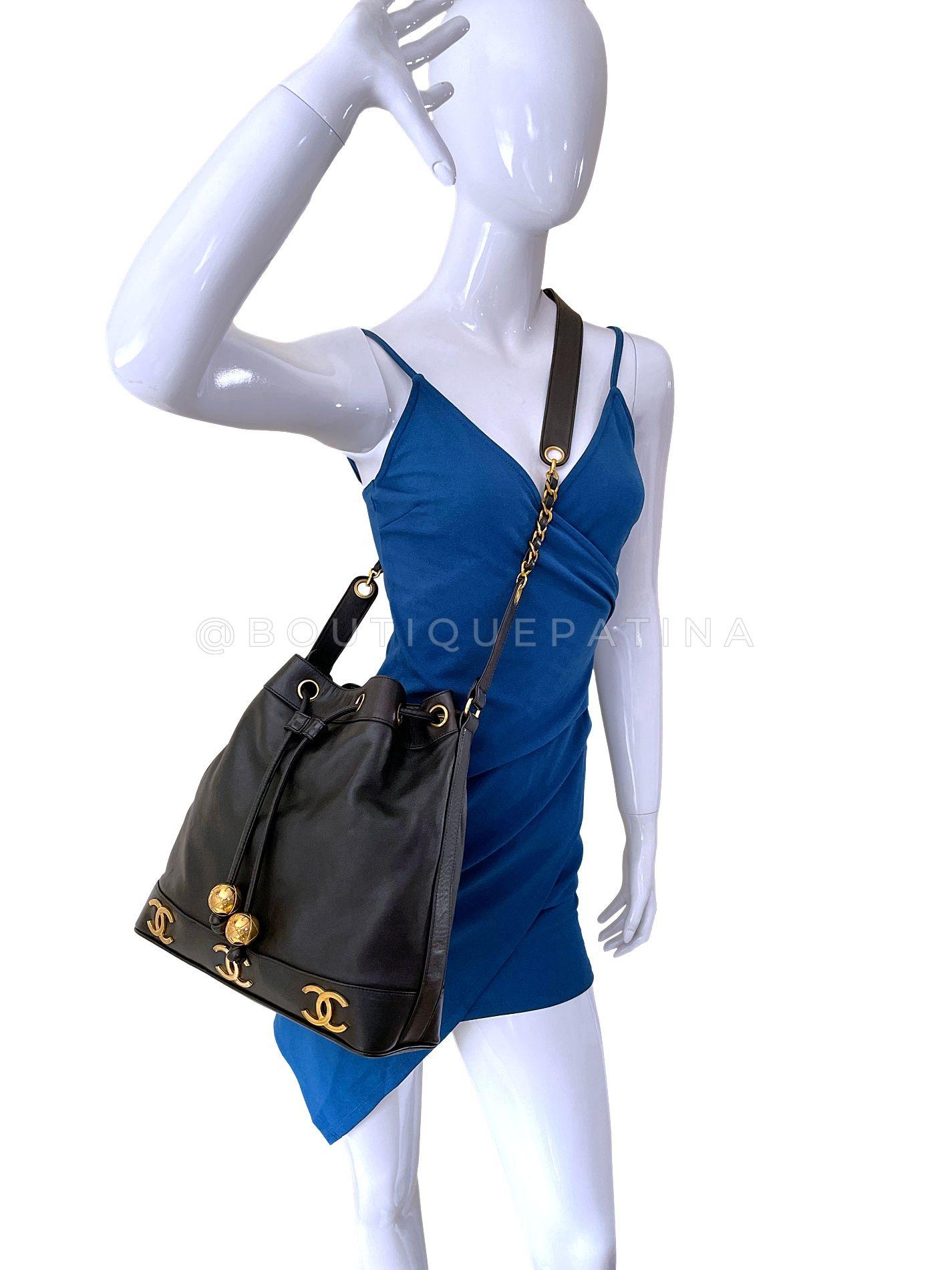 Chanel Vintage Black Lambskin 6-CC Rectangular Bucket Drawstring Bag GHW 68069 For Sale 8
