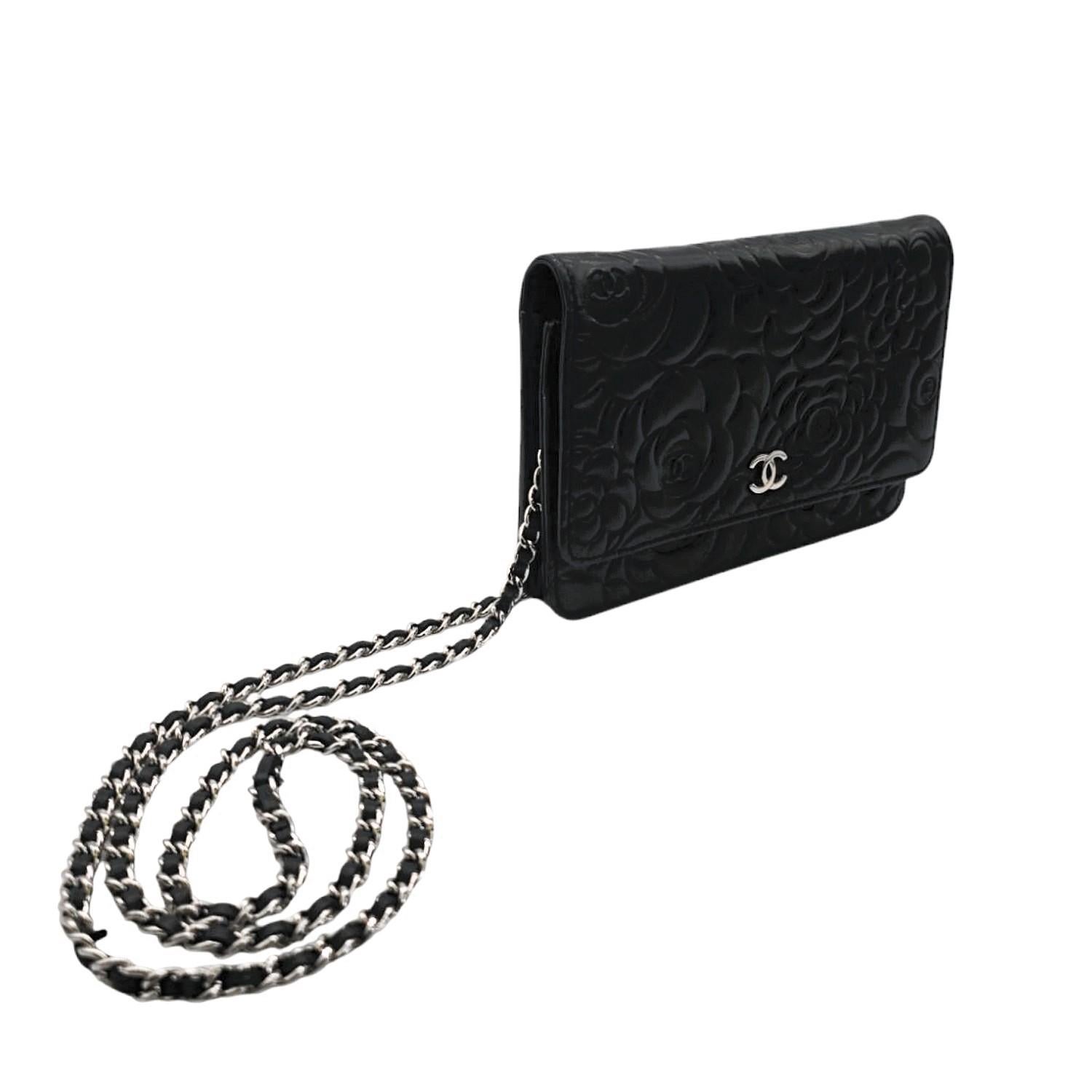 Chanel Vintage Black Lambskin Camellia Embossed Wallet On Chain WOC In Good Condition For Sale In Scottsdale, AZ
