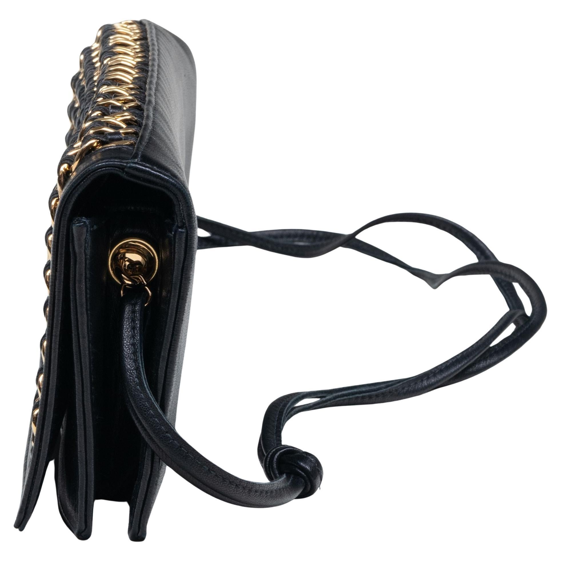 Chanel 2004 Vintage Negro Piel de Cordero Cadena Adornado Punk Edgy Clutch Flap Bag en venta 4