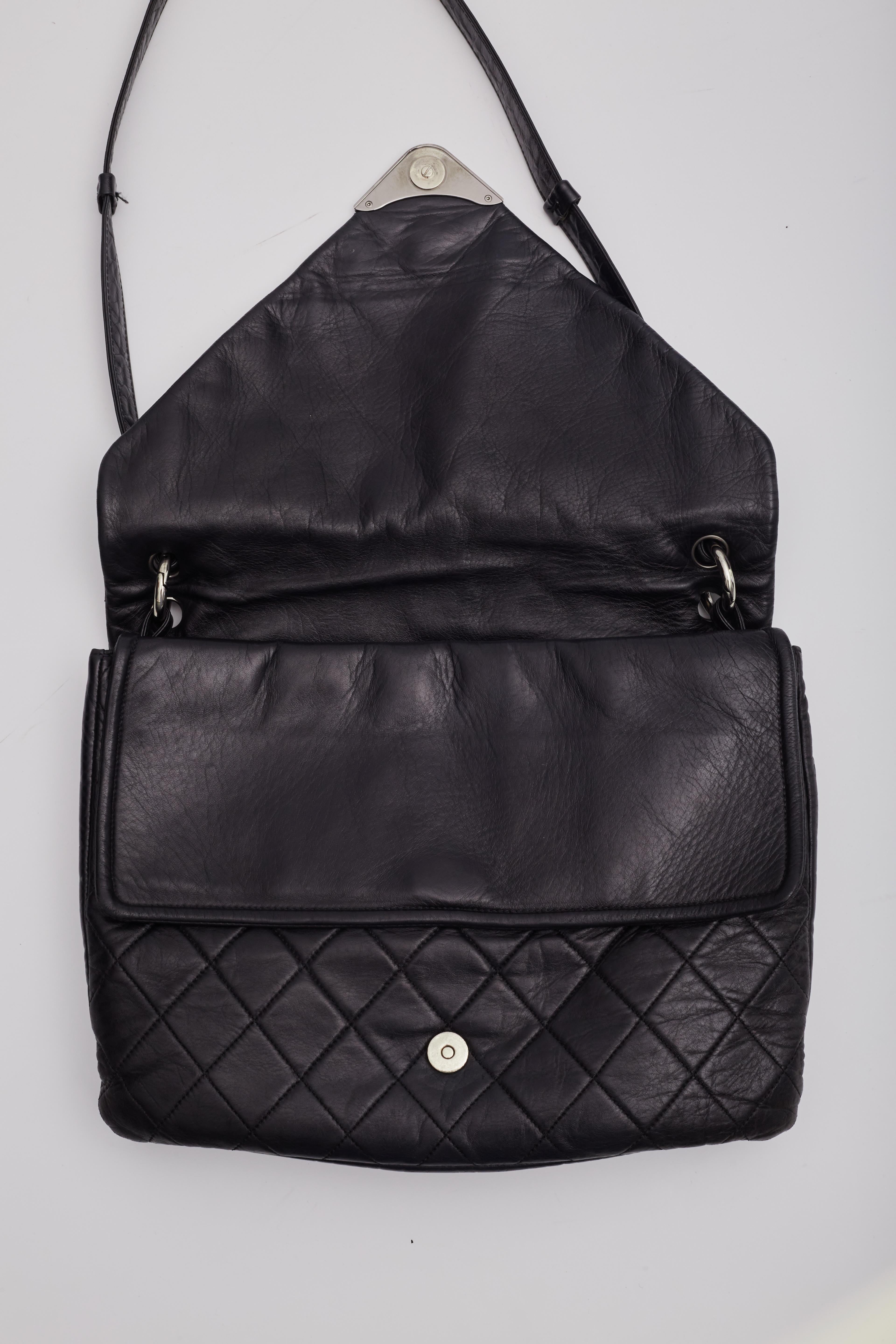 Chanel Vintage Bolso Solapa Sobre Piel Cordero Negro en venta 6