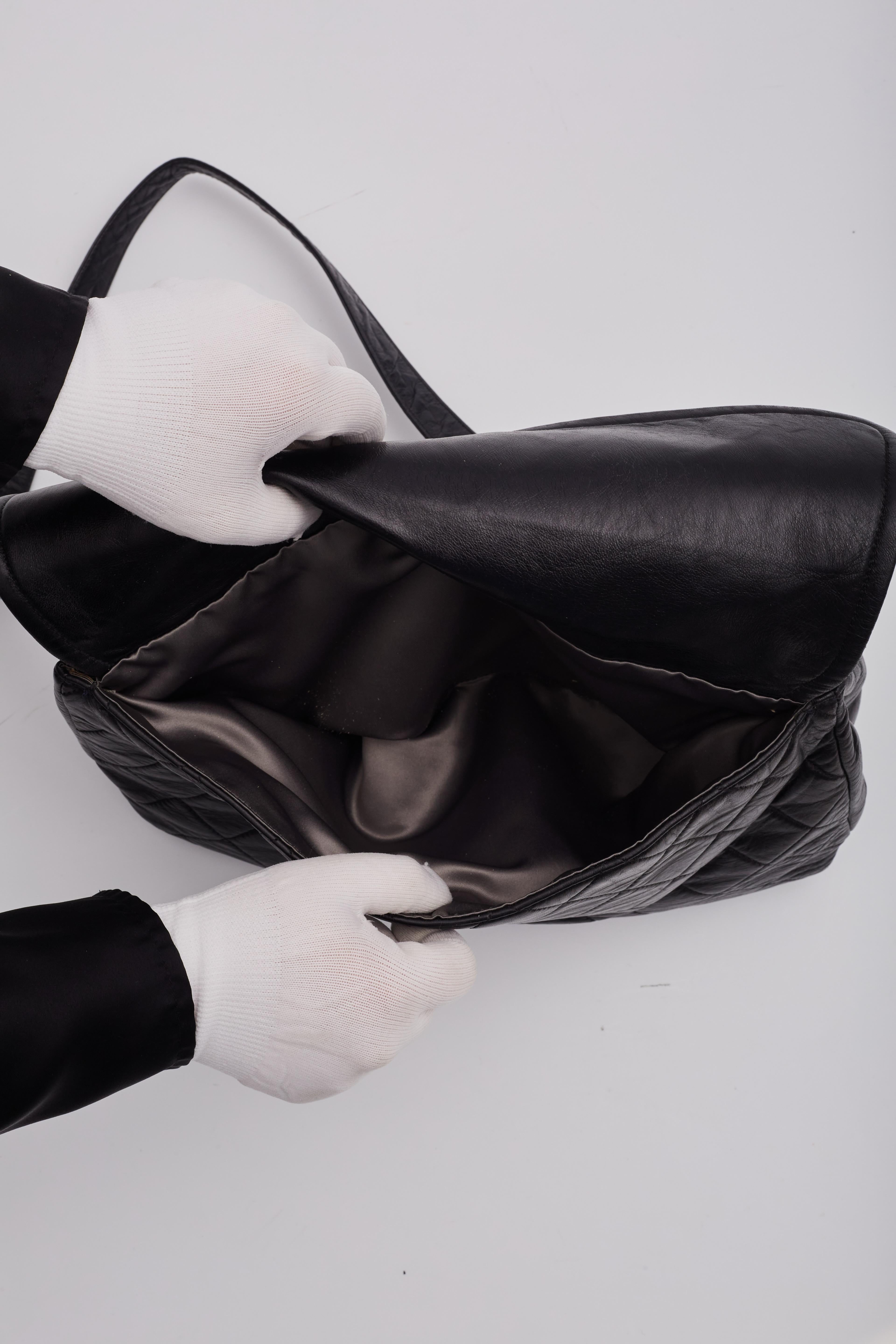Chanel Vintage Bolso Solapa Sobre Piel Cordero Negro en venta 9