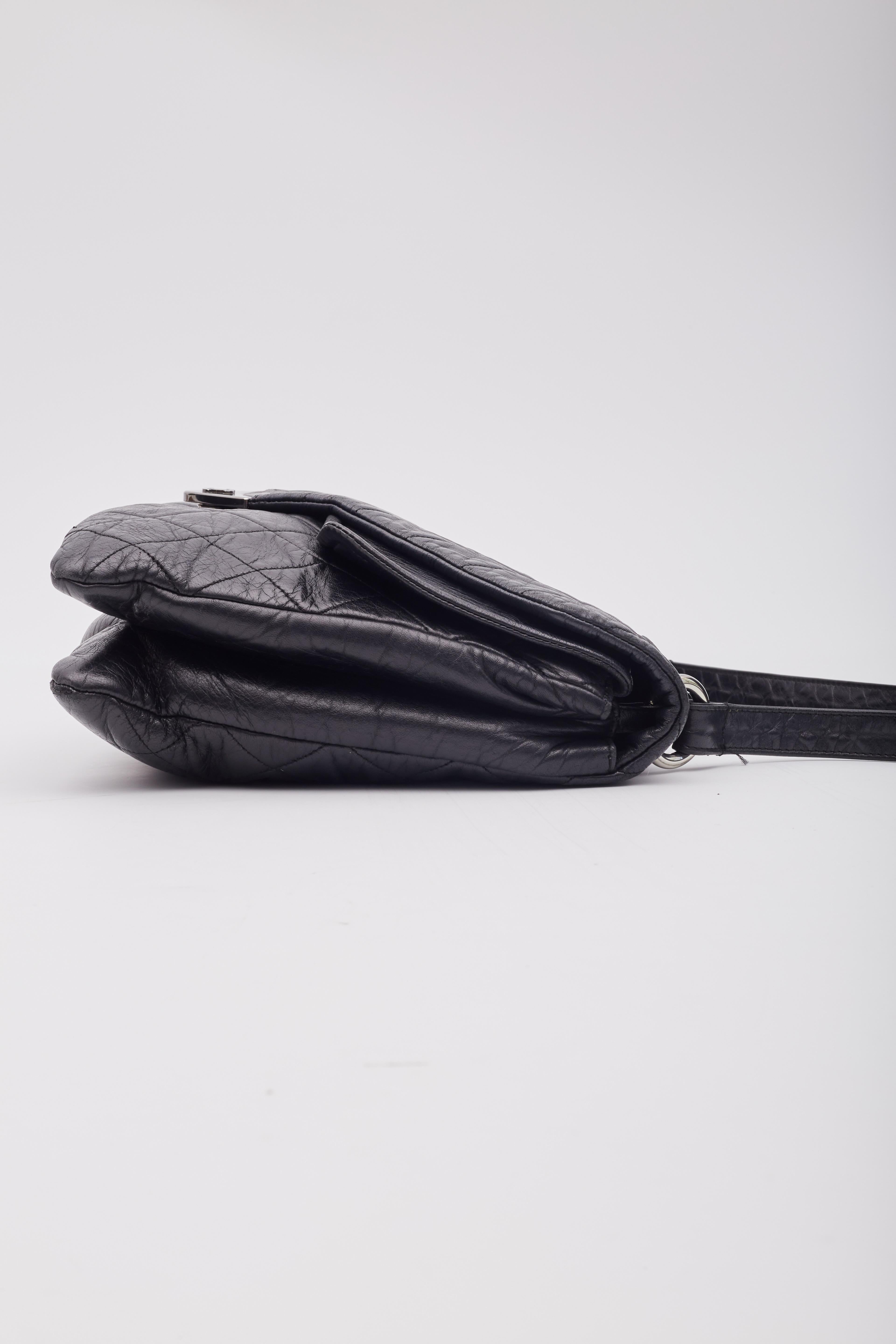 Chanel Vintage Bolso Solapa Sobre Piel Cordero Negro en venta 4