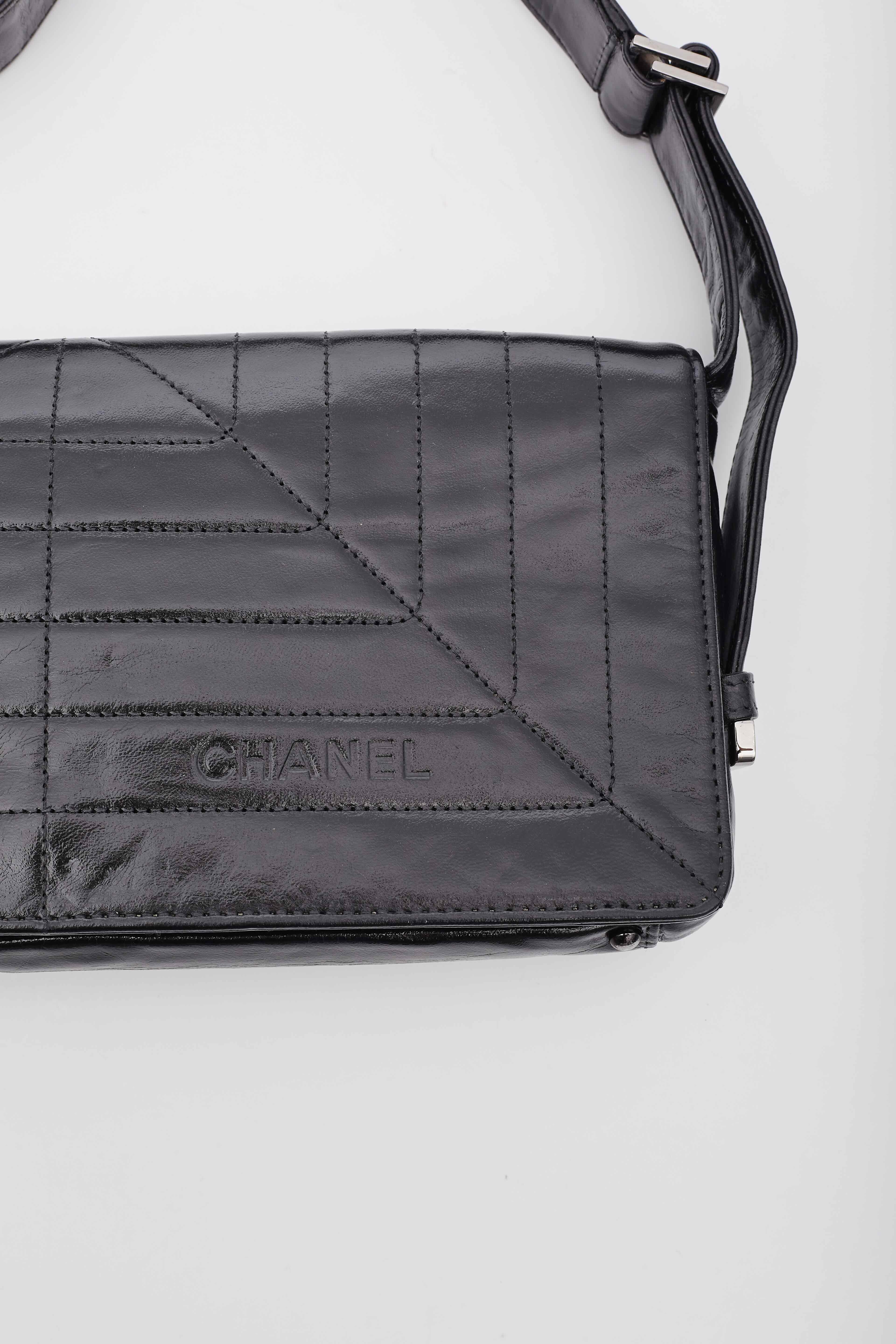 Chanel Vintage Black Lambskin Horizontal Quilted Flap Bag For Sale 11