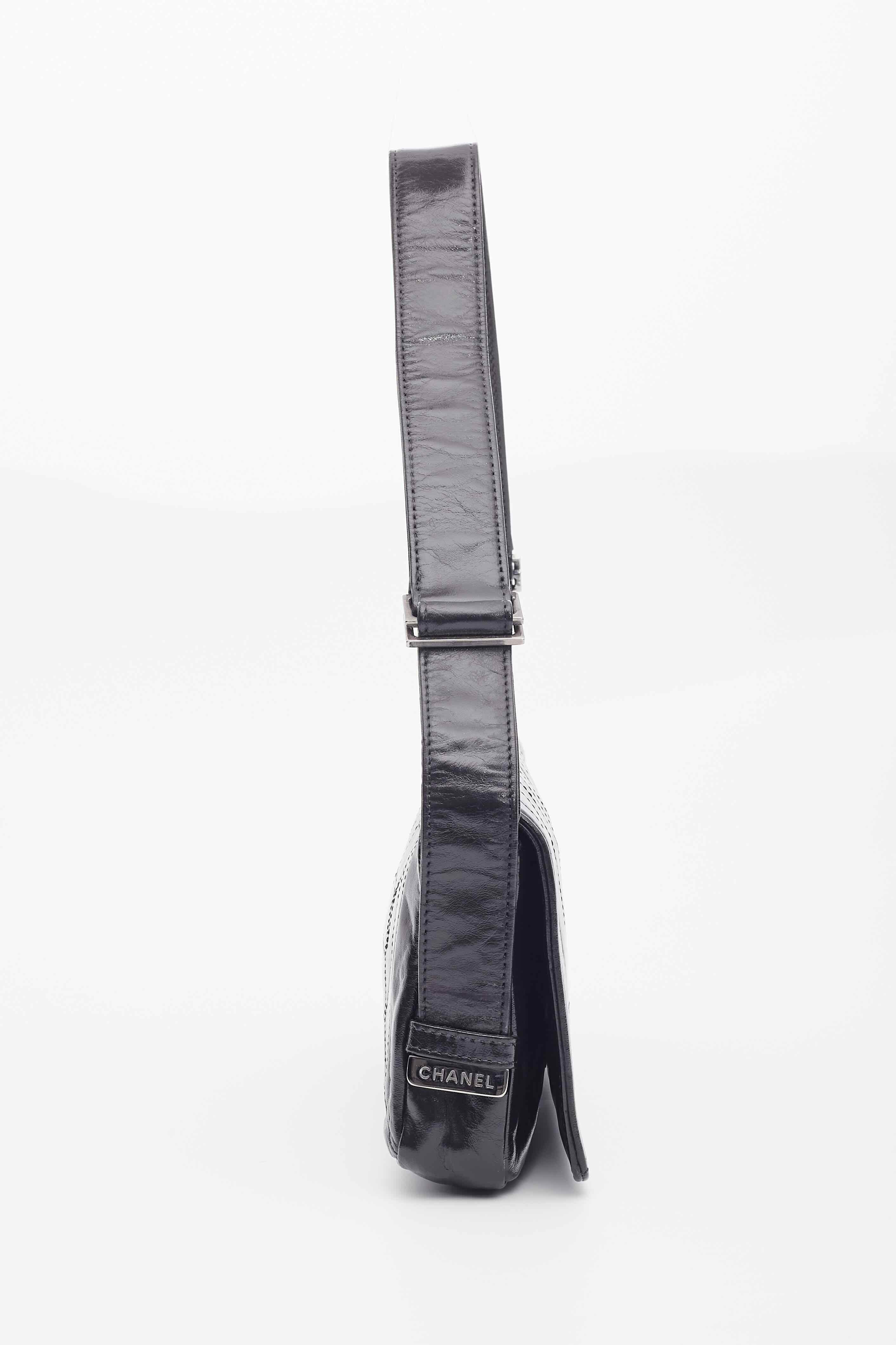 Chanel Vintage Black Lambskin Horizontal Quilted Flap Bag For Sale 1