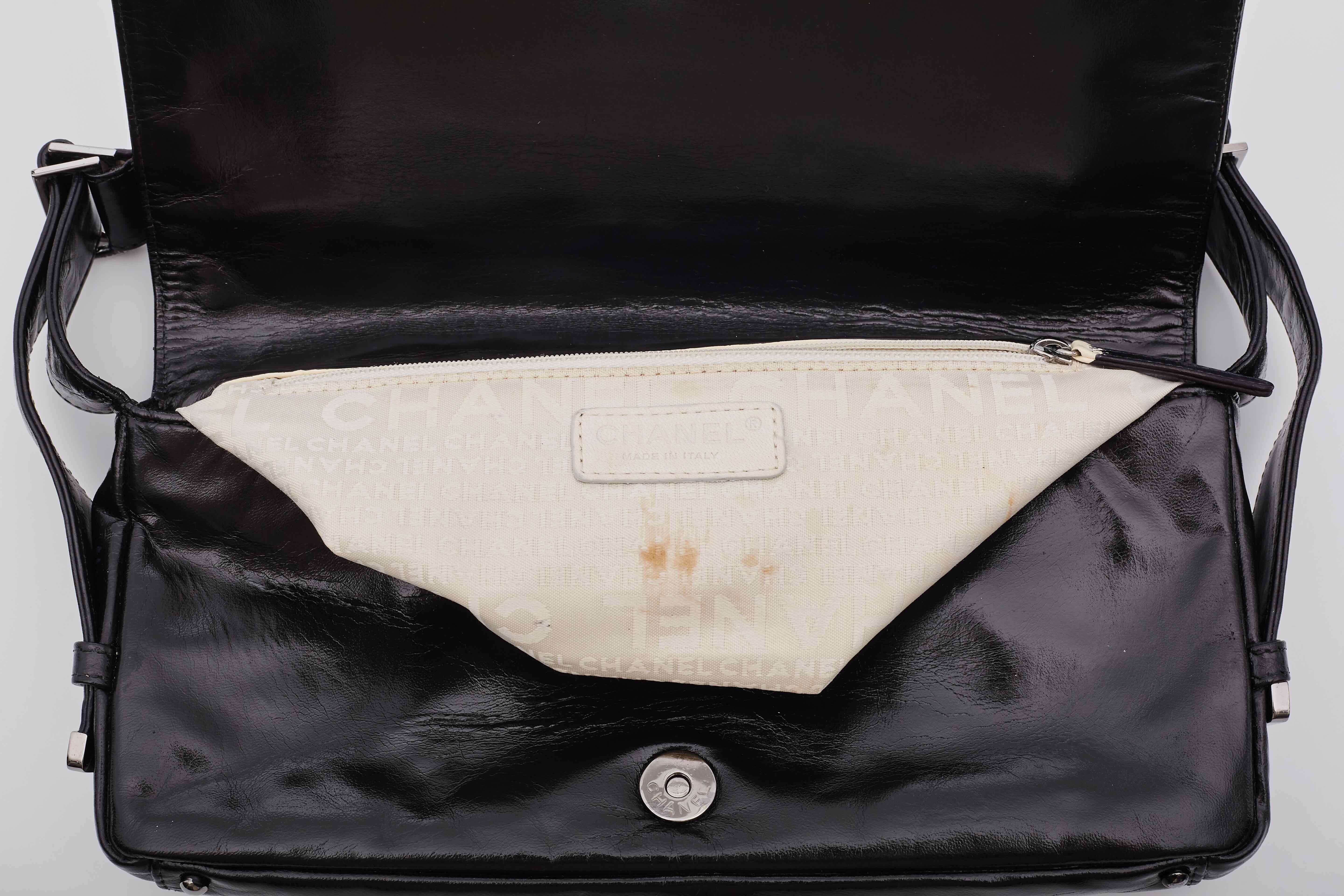 Chanel Vintage Black Lambskin Horizontal Quilted Flap Bag For Sale 5