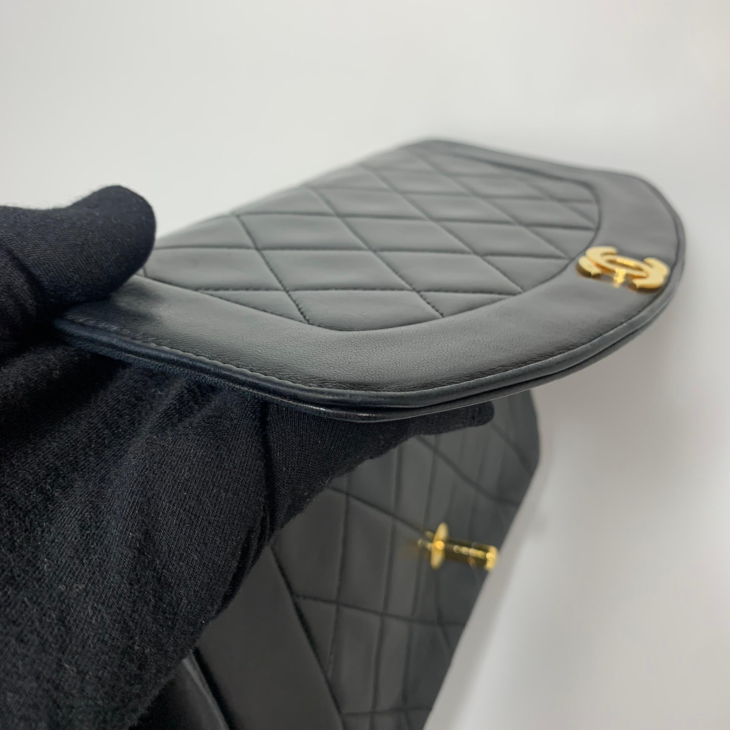 Chanel Vintage Black Lambskin Medium Diana Flap Bag With Gold Hardware For Sale 7