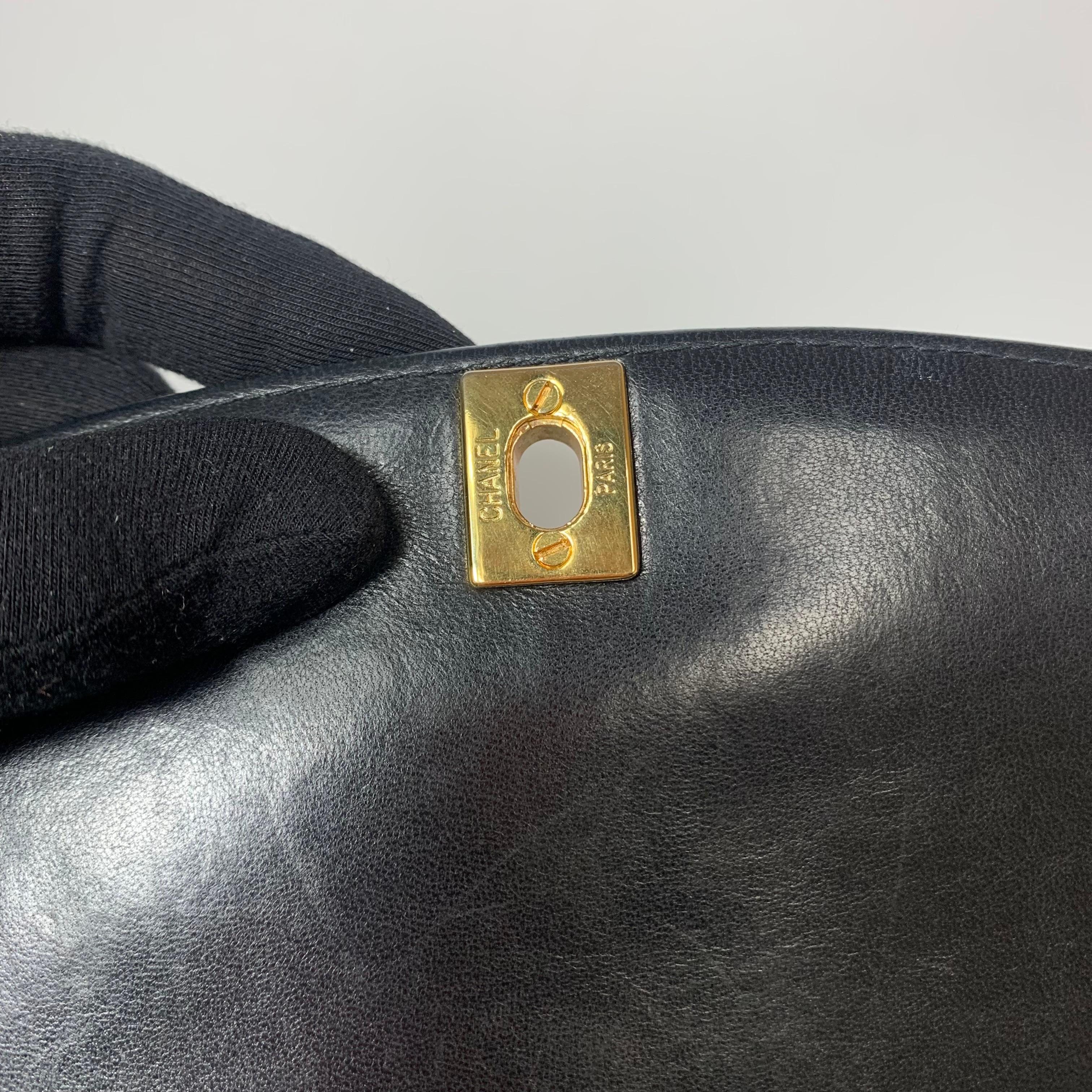 Chanel Vintage Black Lambskin Medium Diana Flap Bag With Gold Hardware For Sale 9