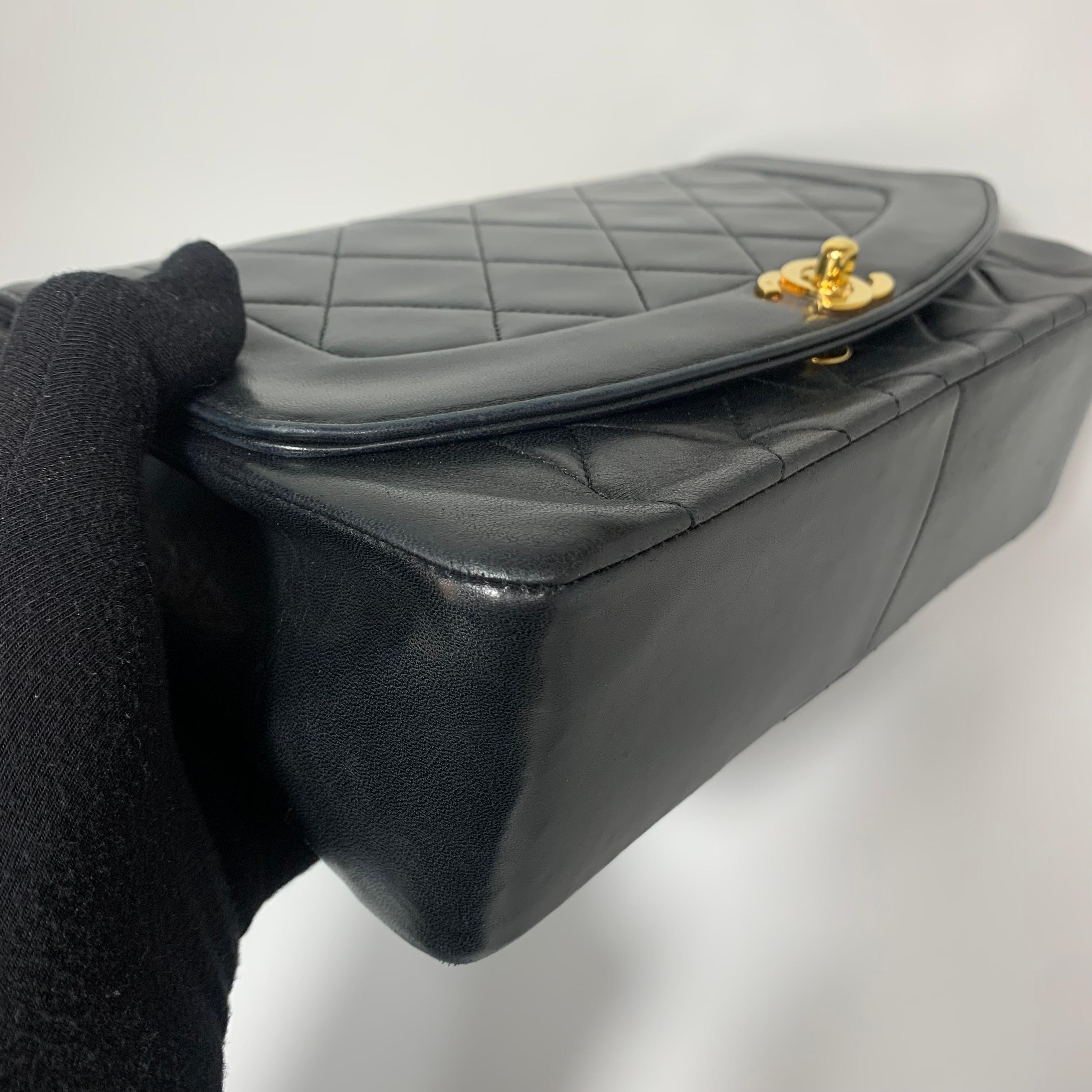 Chanel Vintage Black Lambskin Medium Diana Flap Bag With Gold Hardware For Sale 2