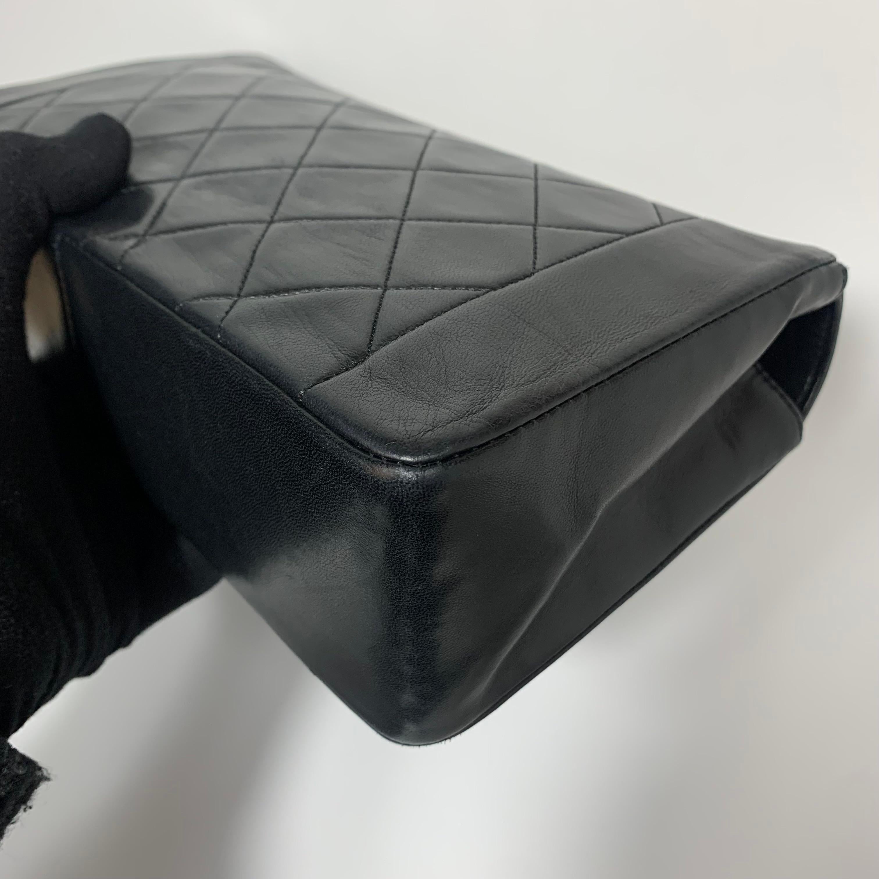 Chanel Vintage Black Lambskin Medium Diana Flap Bag With Gold Hardware For Sale 5