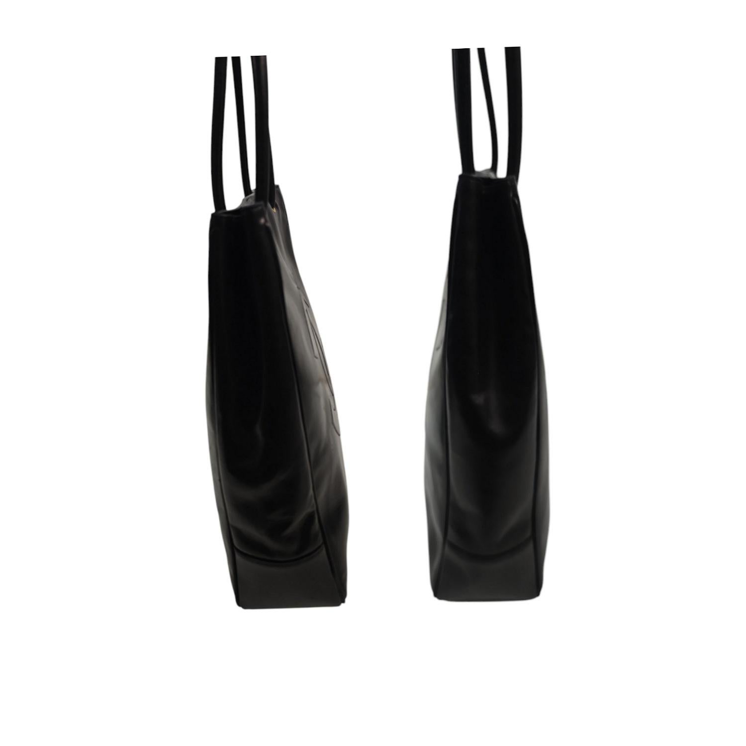 Chanel Vintage Black Lambskin Timeless CC Tote In Good Condition For Sale In Scottsdale, AZ