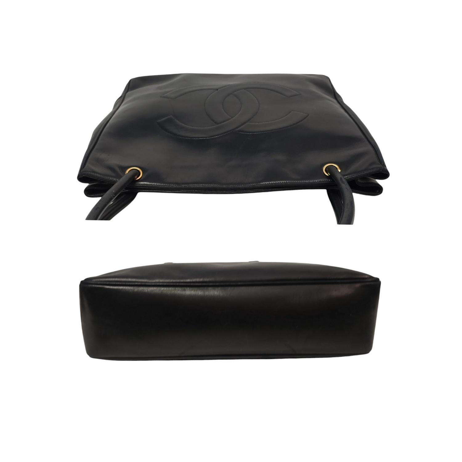 Women's or Men's Chanel Vintage Black Lambskin Timeless CC Tote For Sale