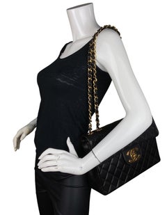 Chanel Vintage XL-Jumbo-Tasche aus schwarzem Lammleder GHW