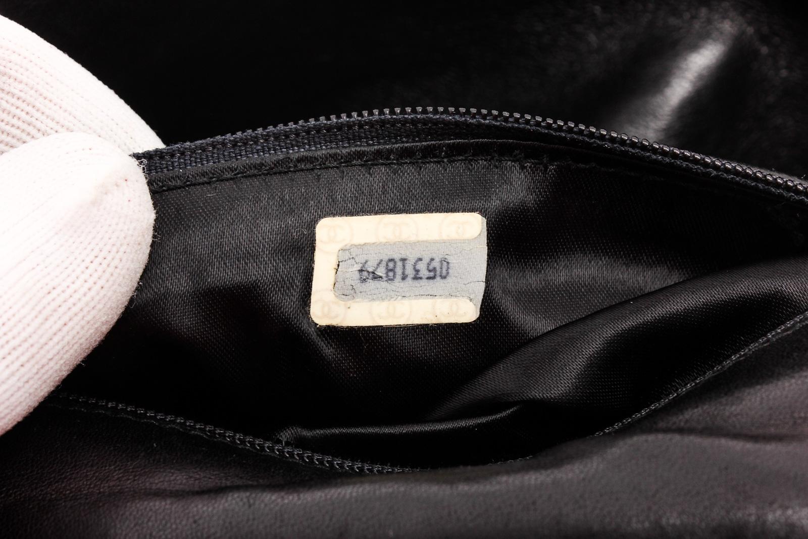 Chanel Vintage Black Leather CC Half Moon Shoulder Bag 3