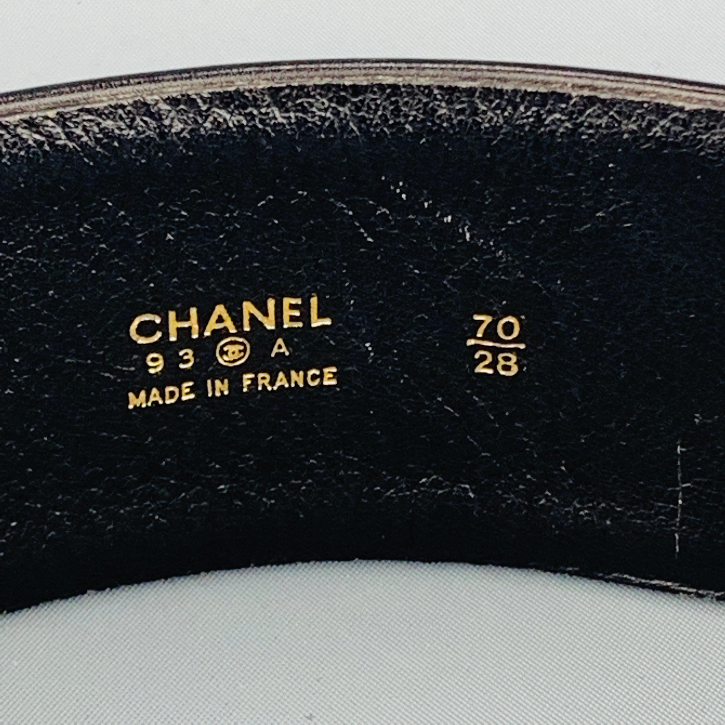 CHANEL Vintage Black Leather Gold Tone Woven Chain Buckle Ornament Belt 1993 4