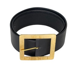 Ceinture Chanel vintage en cuir noir délavé 1990 (75/30)