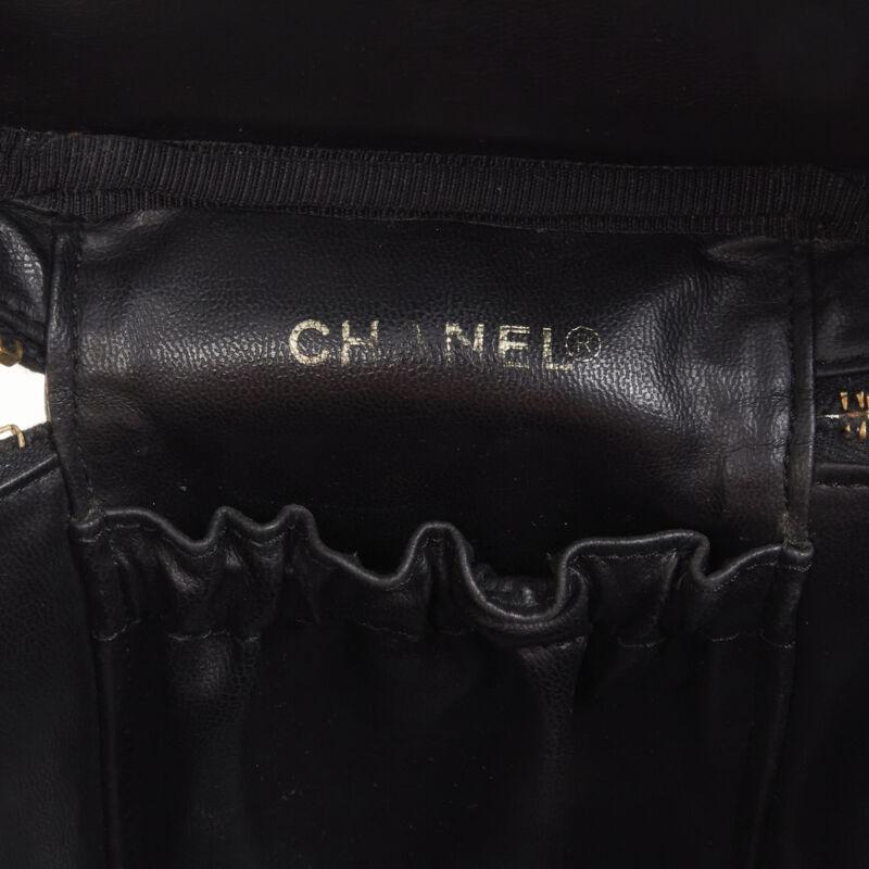 CHANEL Vintage black patent leather CC logo top handle Vanity bag 5