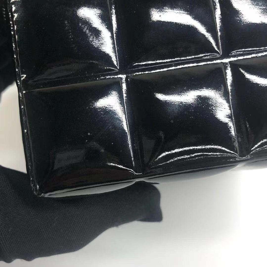 Chanel Vintage Black Patent Leather Micro Quilt Cube Wristlet Bag, 2002-2003 For Sale 8