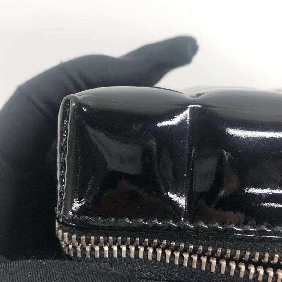 Chanel Vintage Black Patent Leather Micro Quilt Cube Wristlet Bag, 2002-2003 For Sale 11
