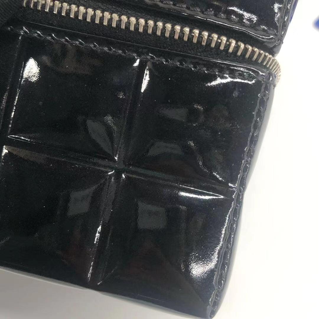 Chanel Vintage Black Patent Leather Micro Quilt Cube Wristlet Bag, 2002-2003 For Sale 13