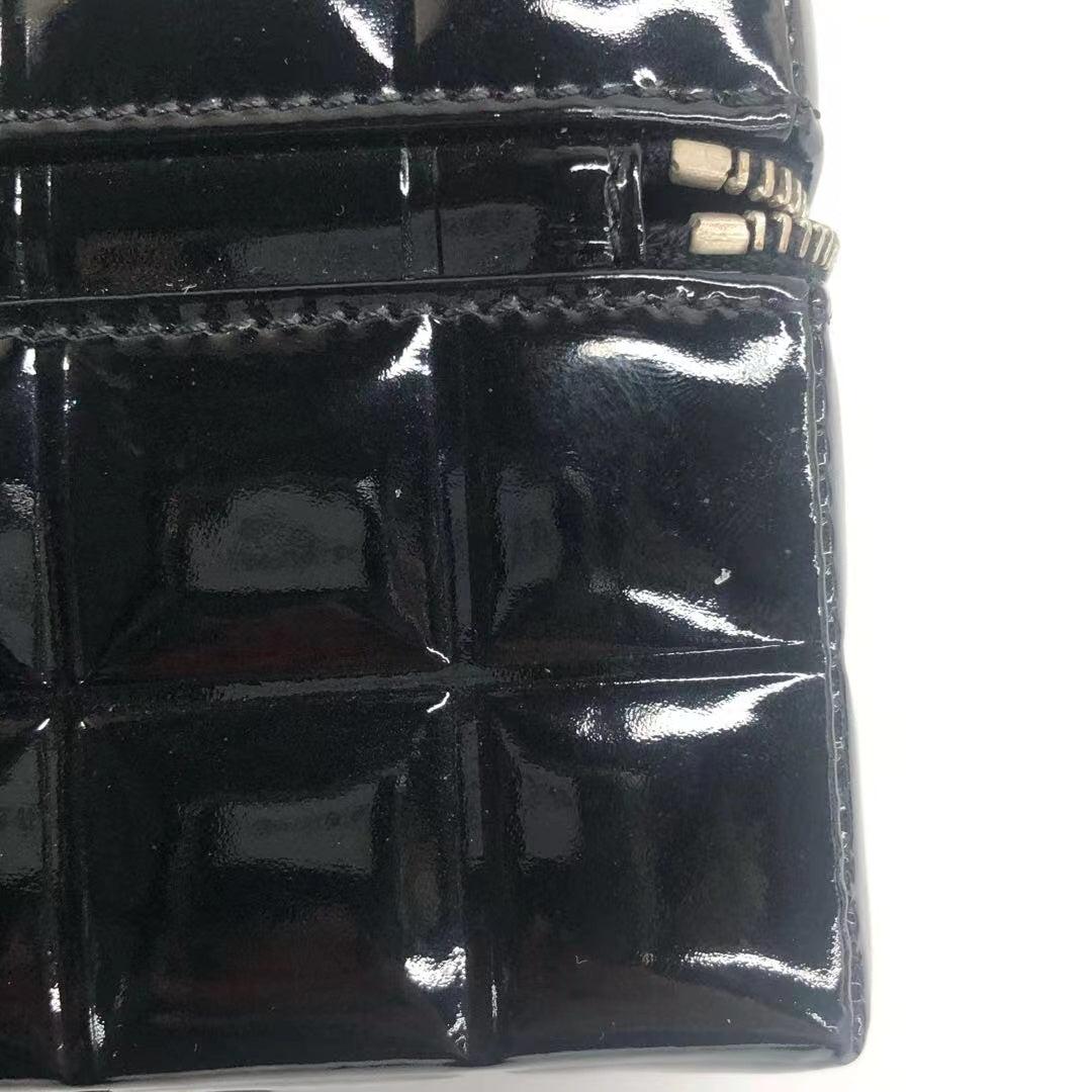 Chanel Vintage Black Patent Leather Micro Quilt Cube Wristlet Bag, 2002-2003 For Sale 14