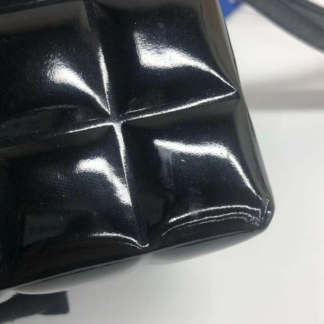 Chanel Vintage Black Patent Leather Micro Quilt Cube Wristlet Bag, 2002-2003 For Sale 5