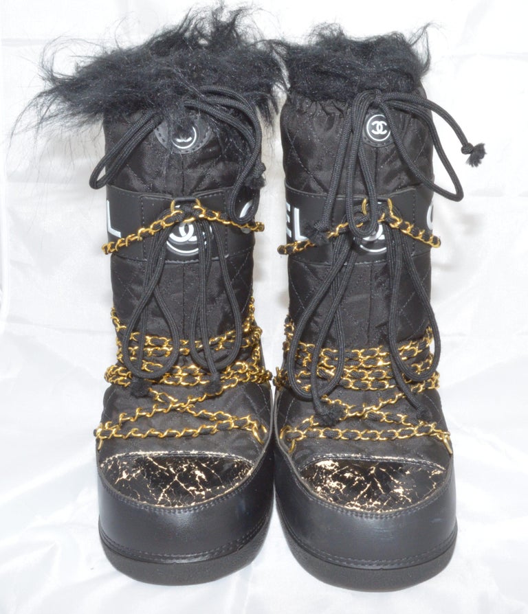 Chanel Moon Boots. - Bukowskis