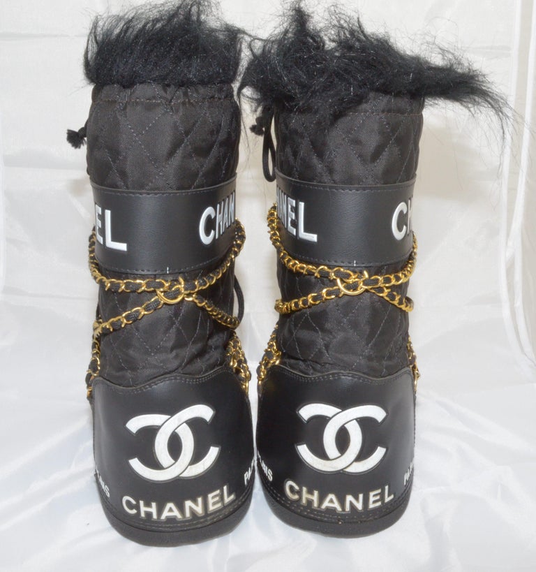 Chanel Vintage Black Quilted Apres Ski Moon Boots Size 38-40 at 1stDibs |  chanel moon boots, chanel apres ski boots, chanel ski boots