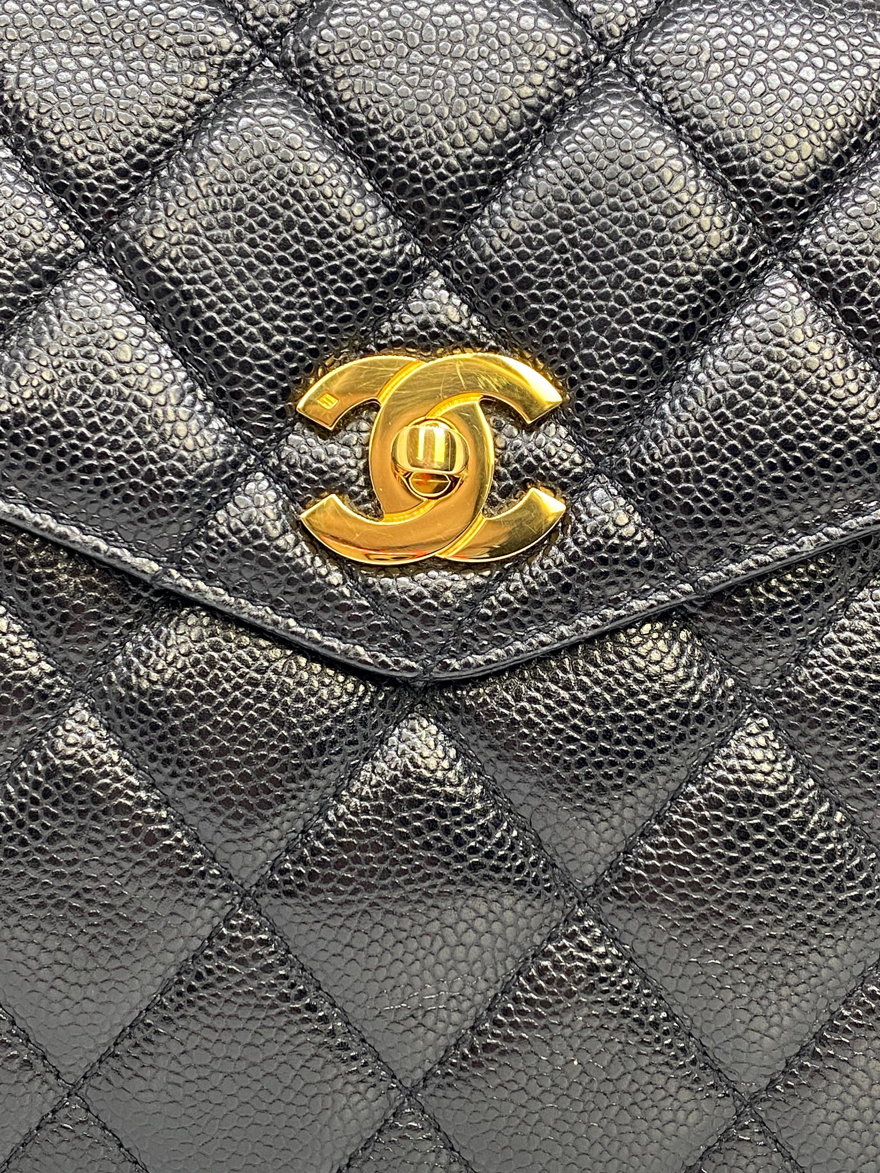 Chanel Vintage Schwarz gesteppt Kaviar Leder Umhängetasche mit Gold Hardware 4