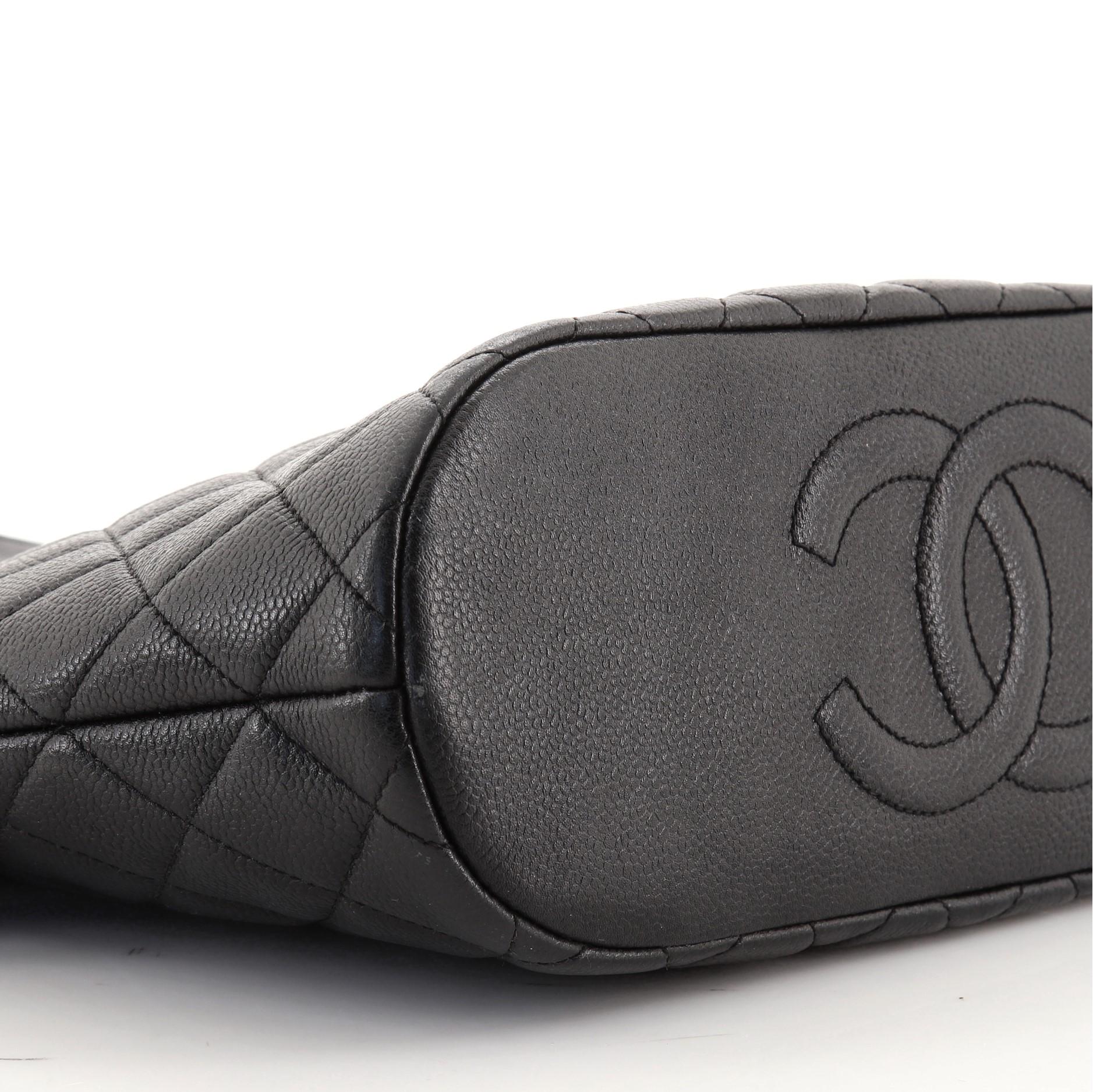 Women's Chanel Vintage Black Quilted Caviar Leather Zip Chain Medium Shoulder Bag
