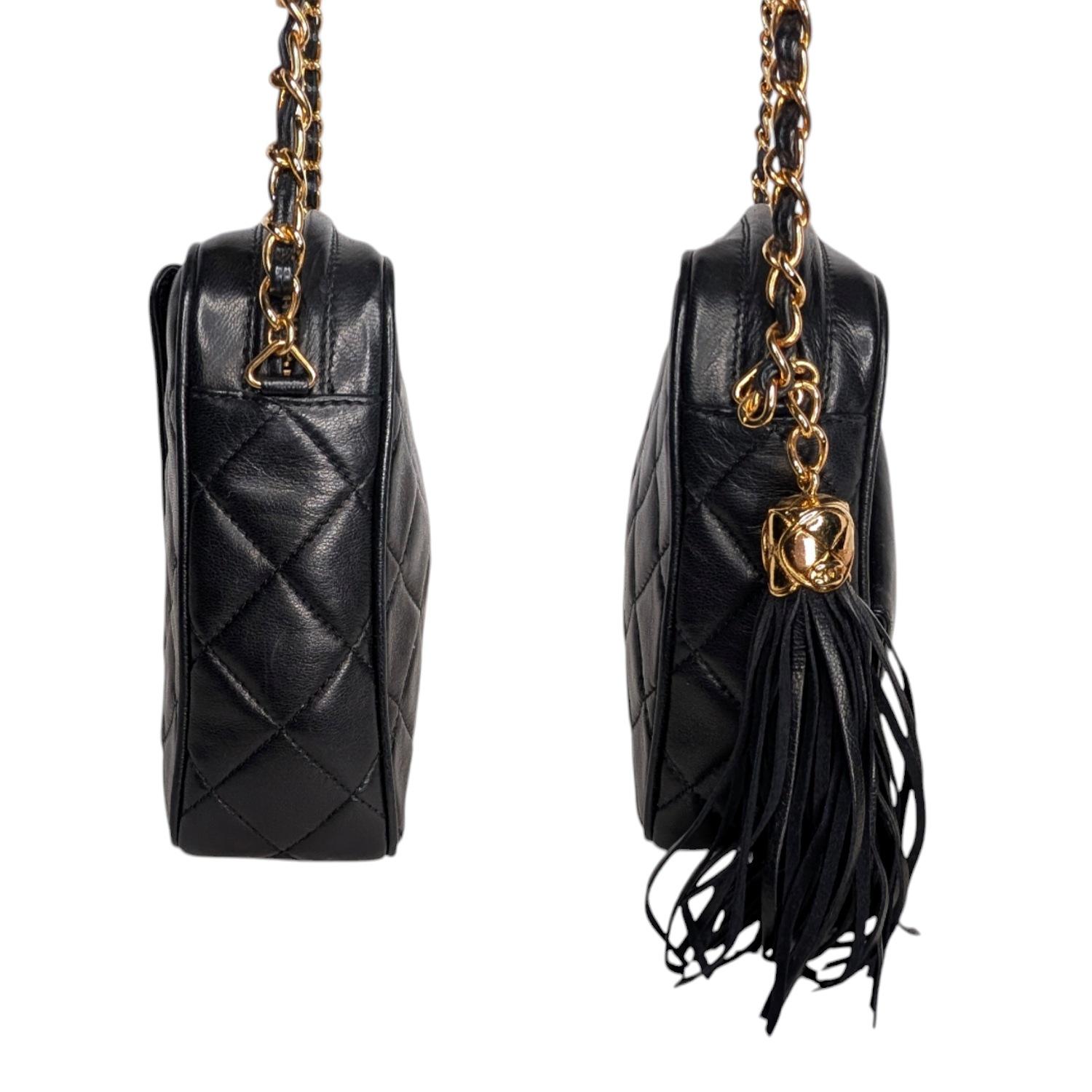 Women's Chanel Vintage Black Quilted Lambskin CC Camera Bag For Sale