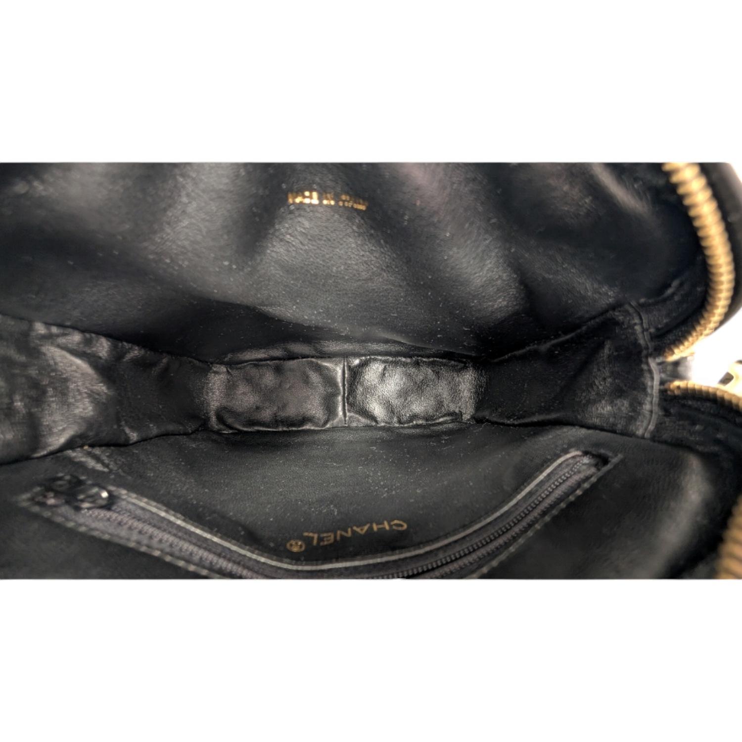 Chanel Vintage Black Quilted Lambskin CC Camera Bag For Sale 2